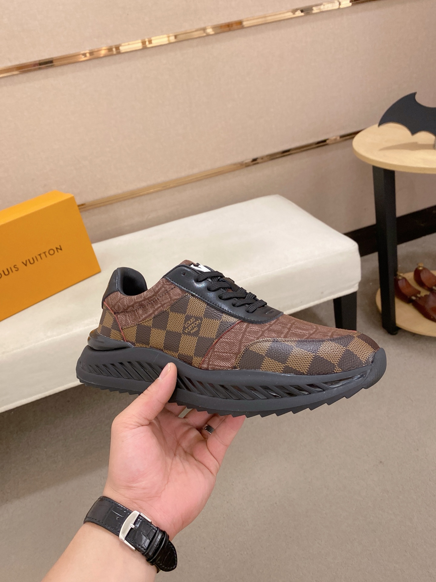 Louis Vuitton Men's Brown Leather Checkered Pattern Comfortable Sneakers 5 i1742627219634 9067 0 3