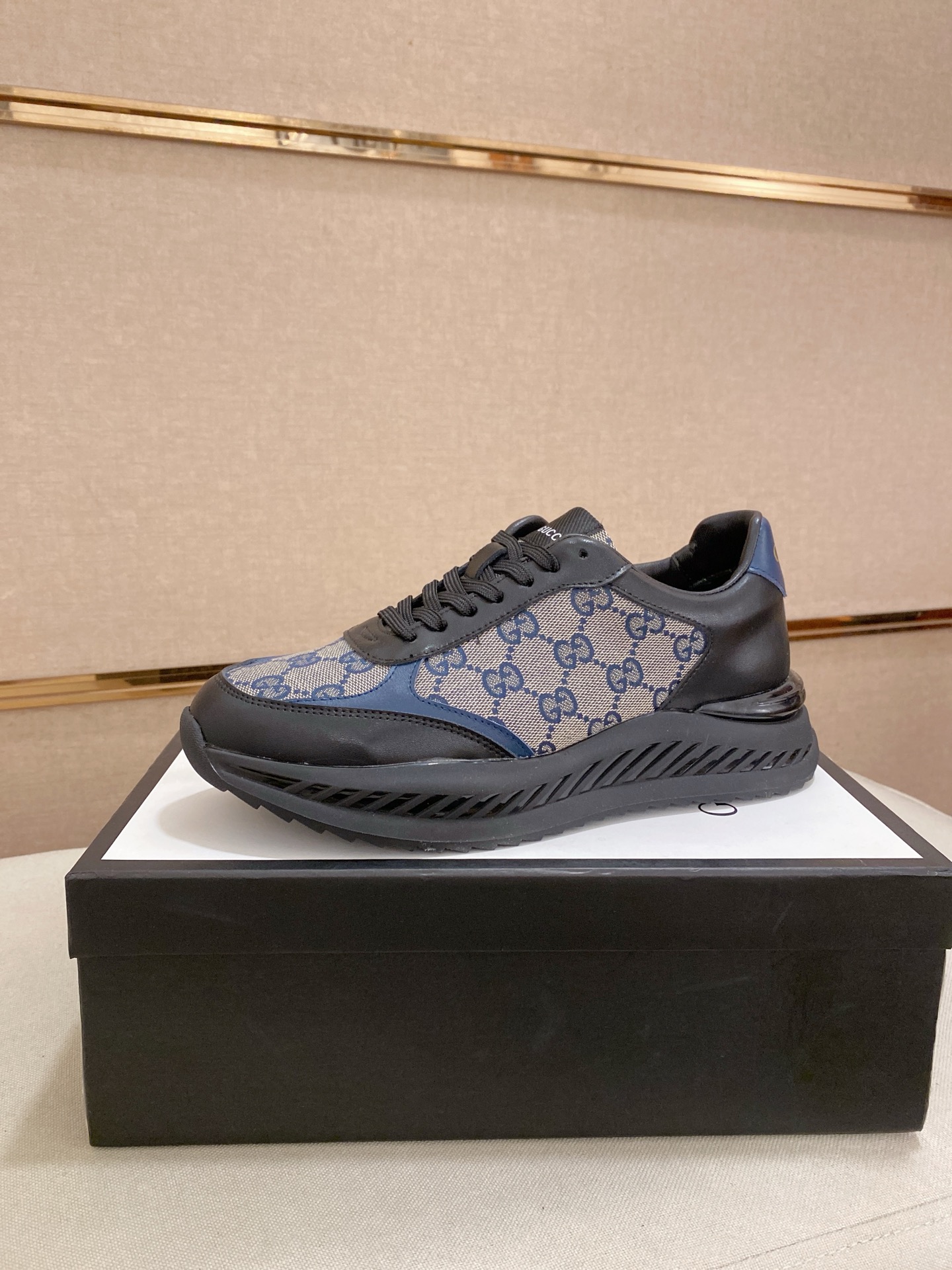 Gucci Men's Leather Sneakers with GG Canvas, Italian Craftsmanship, Sizes 38-44 2 i1742627624655 4788 0 0
