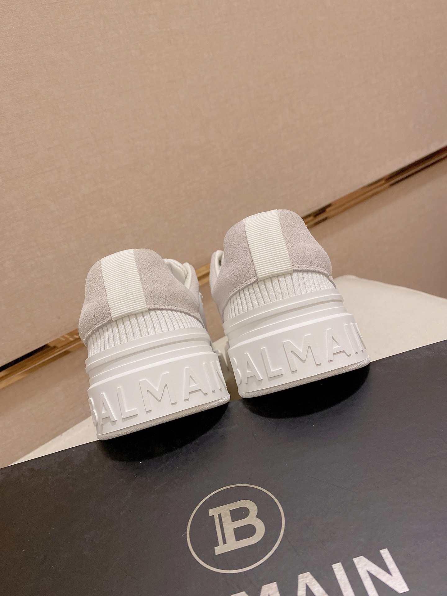 Balmain Men's White Leather & Suede Lace-Up Sneakers - Size 39-44 9 i1742631202794 3901 0 7