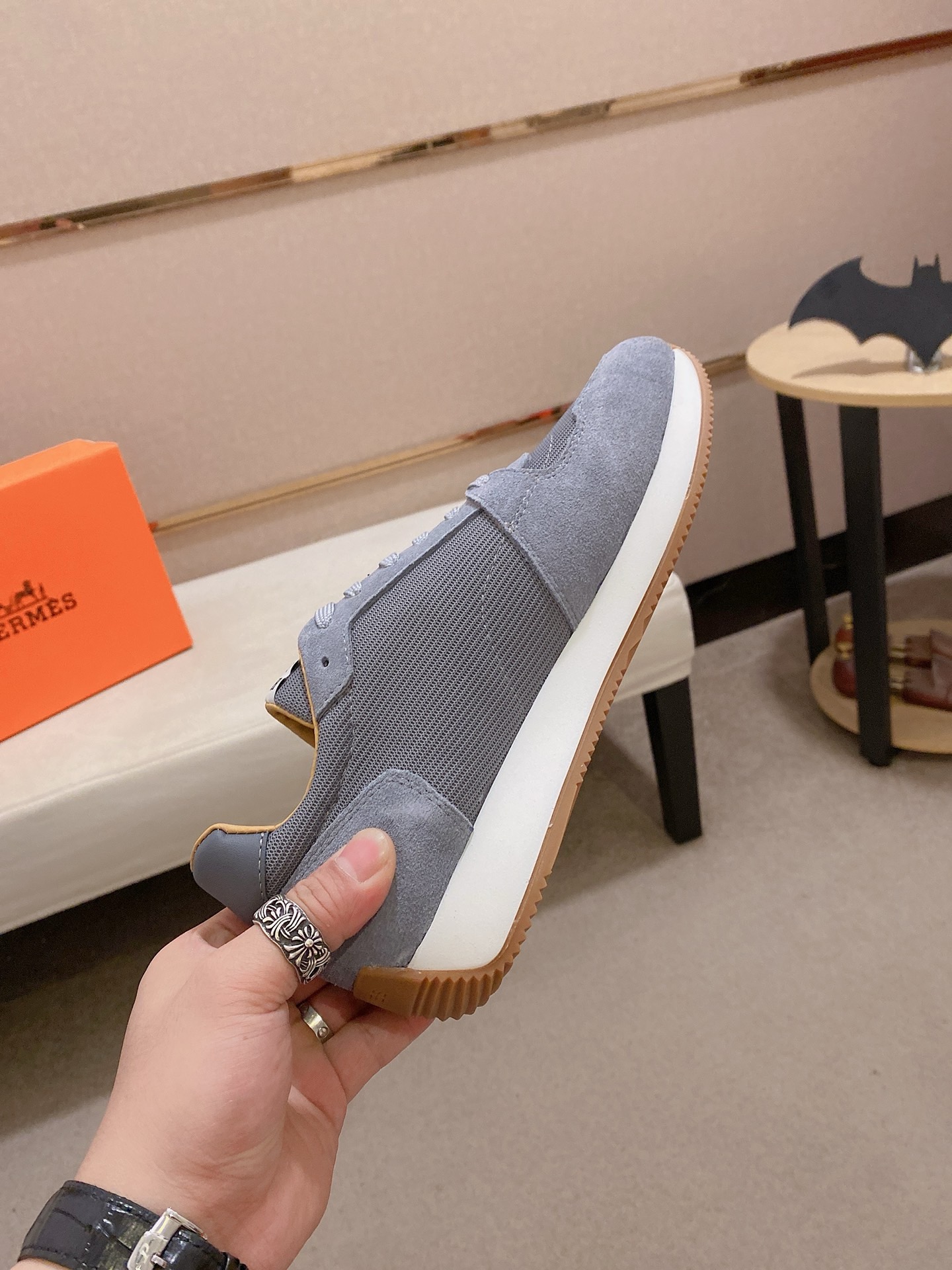 Hermès Men's Classic Sneakers - Italian Leather, Comfortable Fit, Sizes 38-44 6 i1742631541924 7986 0 4