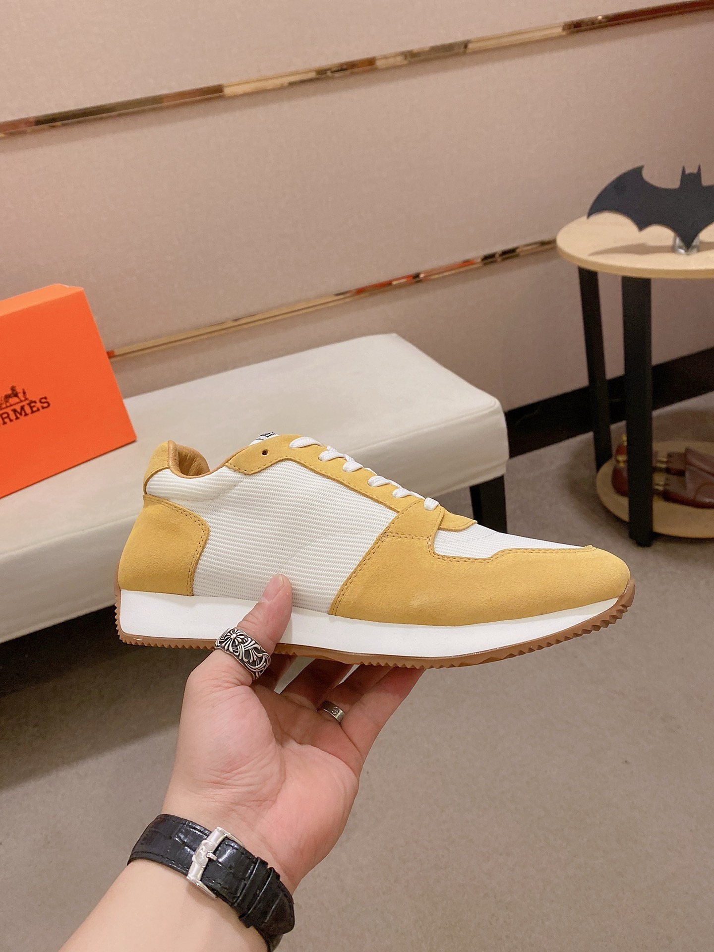 Hermès Men's Classic Sneakers in Italian Leather - Comfortable & Stylish 5 i1742631682820 755 0 3