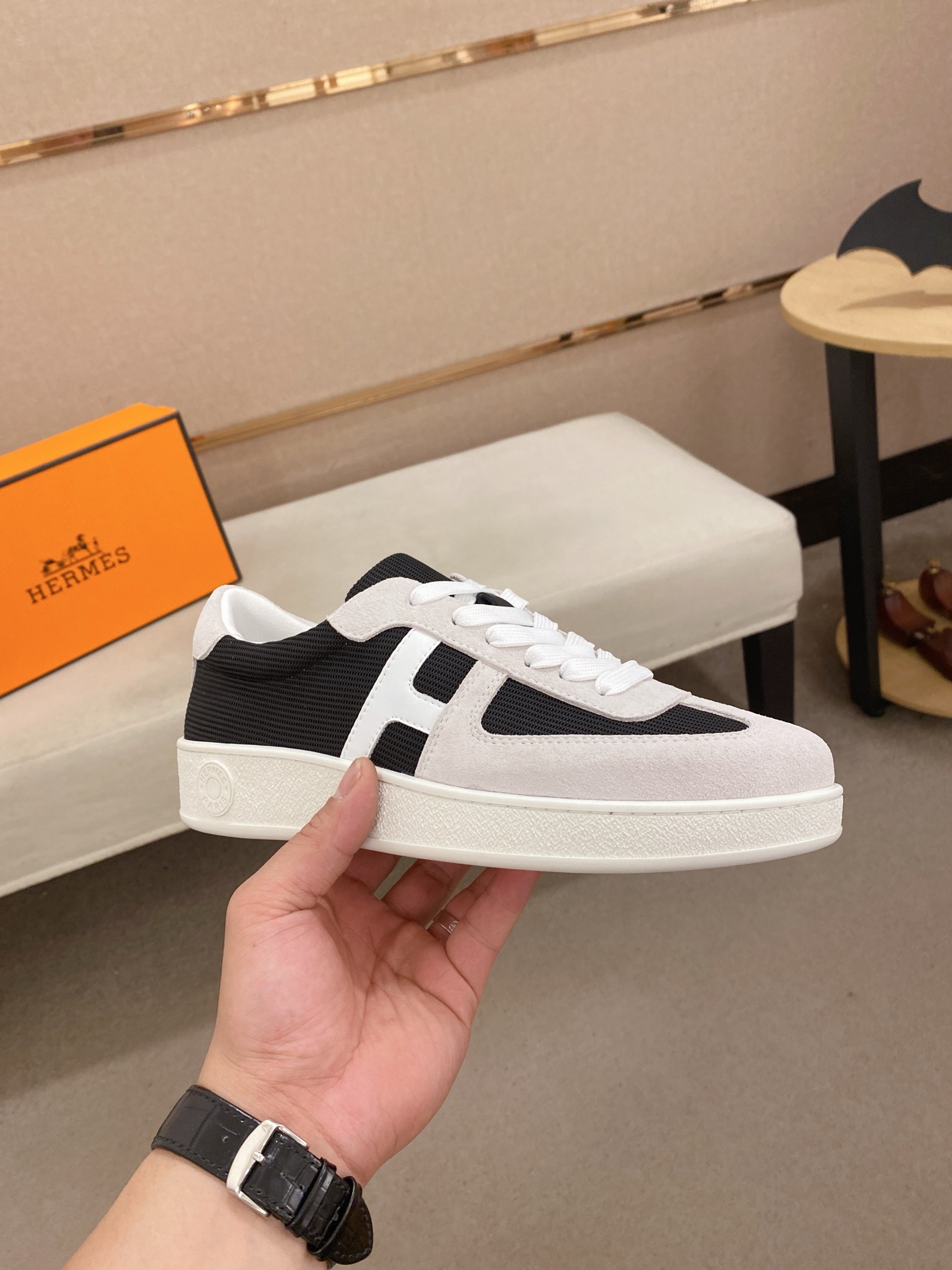 Hermes Men's Classic Original Leather Sneakers Size 38-44 5 i1742636411983 2019 0 3