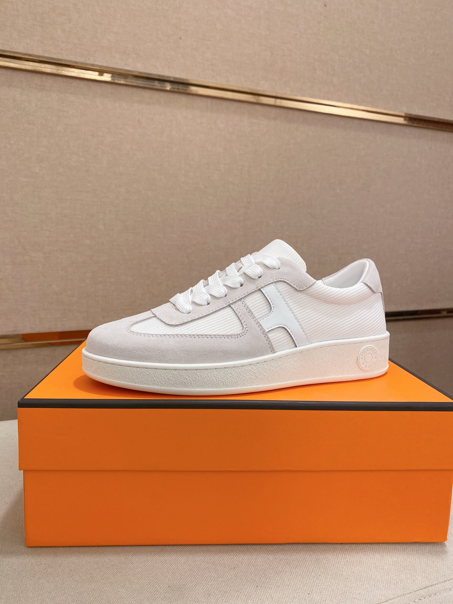 Hermes Men's White Leather Sneakers with H Logo, Size 38-44 2 i1742636483979 5174 0 0