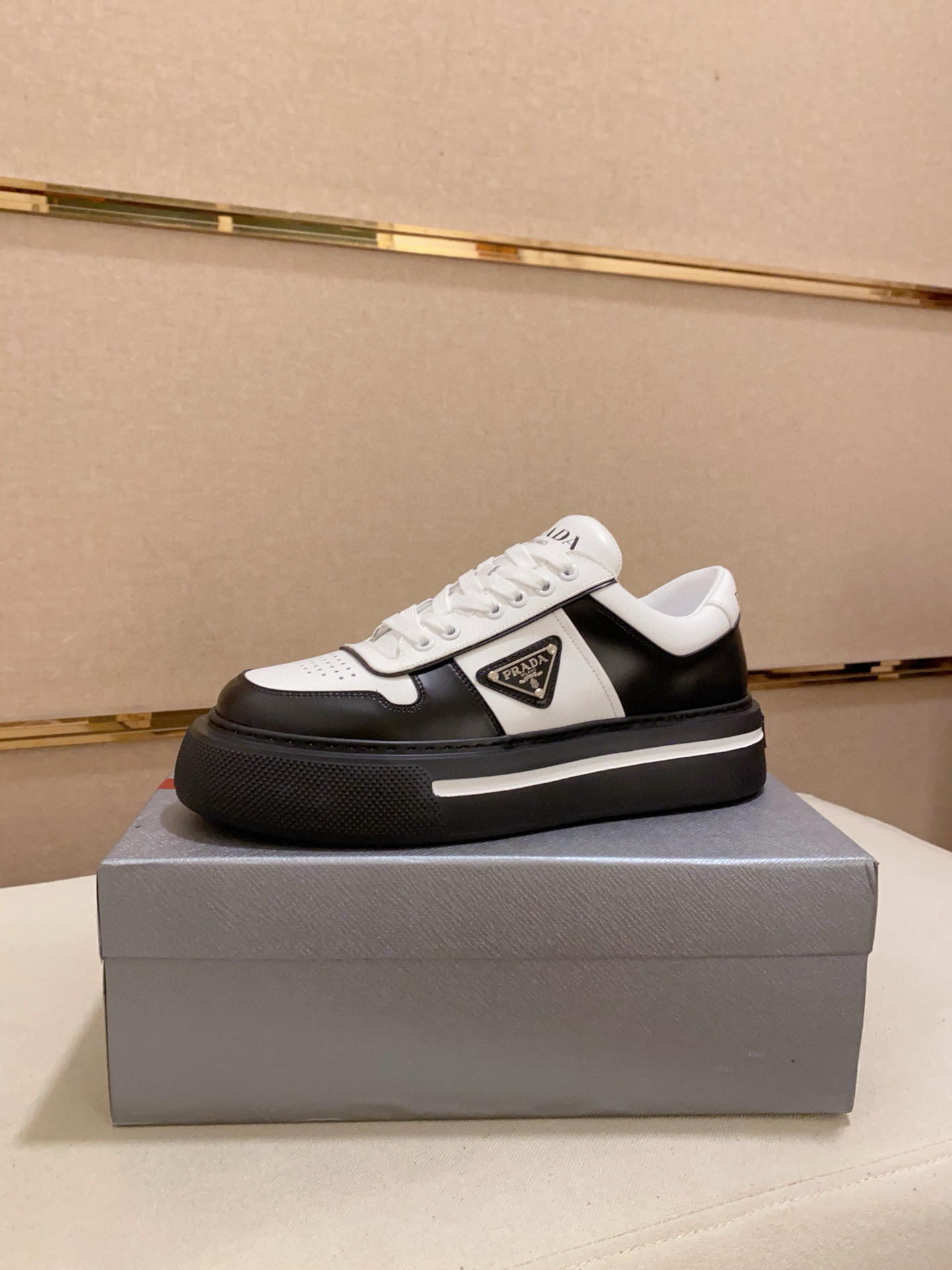 Prada Men's Leather Sneakers - Stylish Comfort & Original Design 2 i1743320741357 8040 0 0