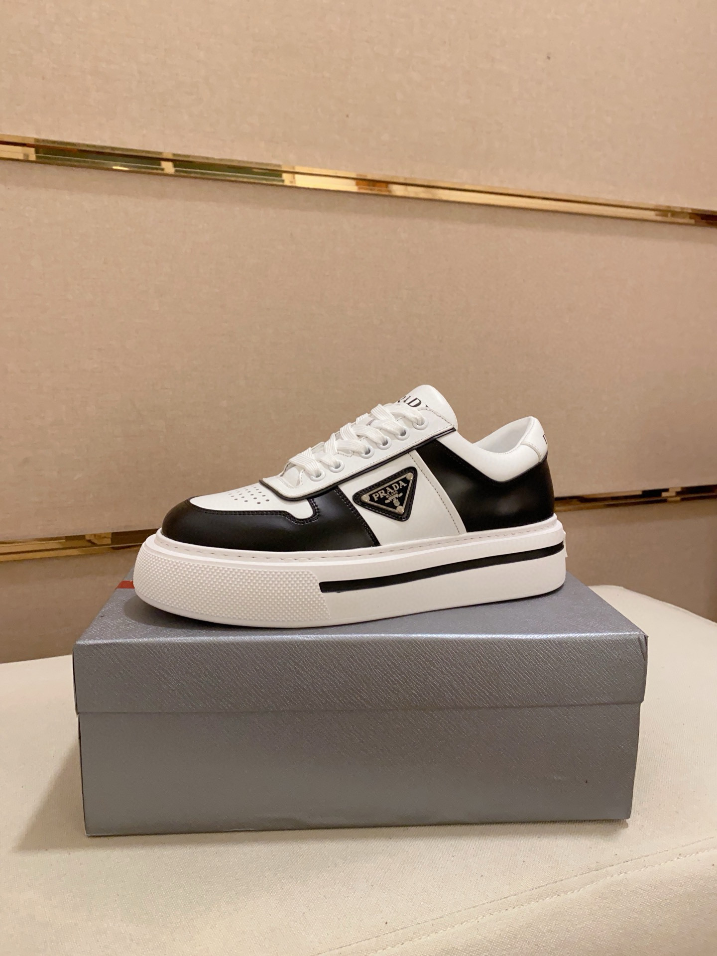 Prada Men's Leather Sneakers, Black and White, Sizes 38-44 - Stylish & Comfortable 1 Prada Men's Leather Sneakers, Black and White, Sizes 38-44 - Stylish & Comfortable