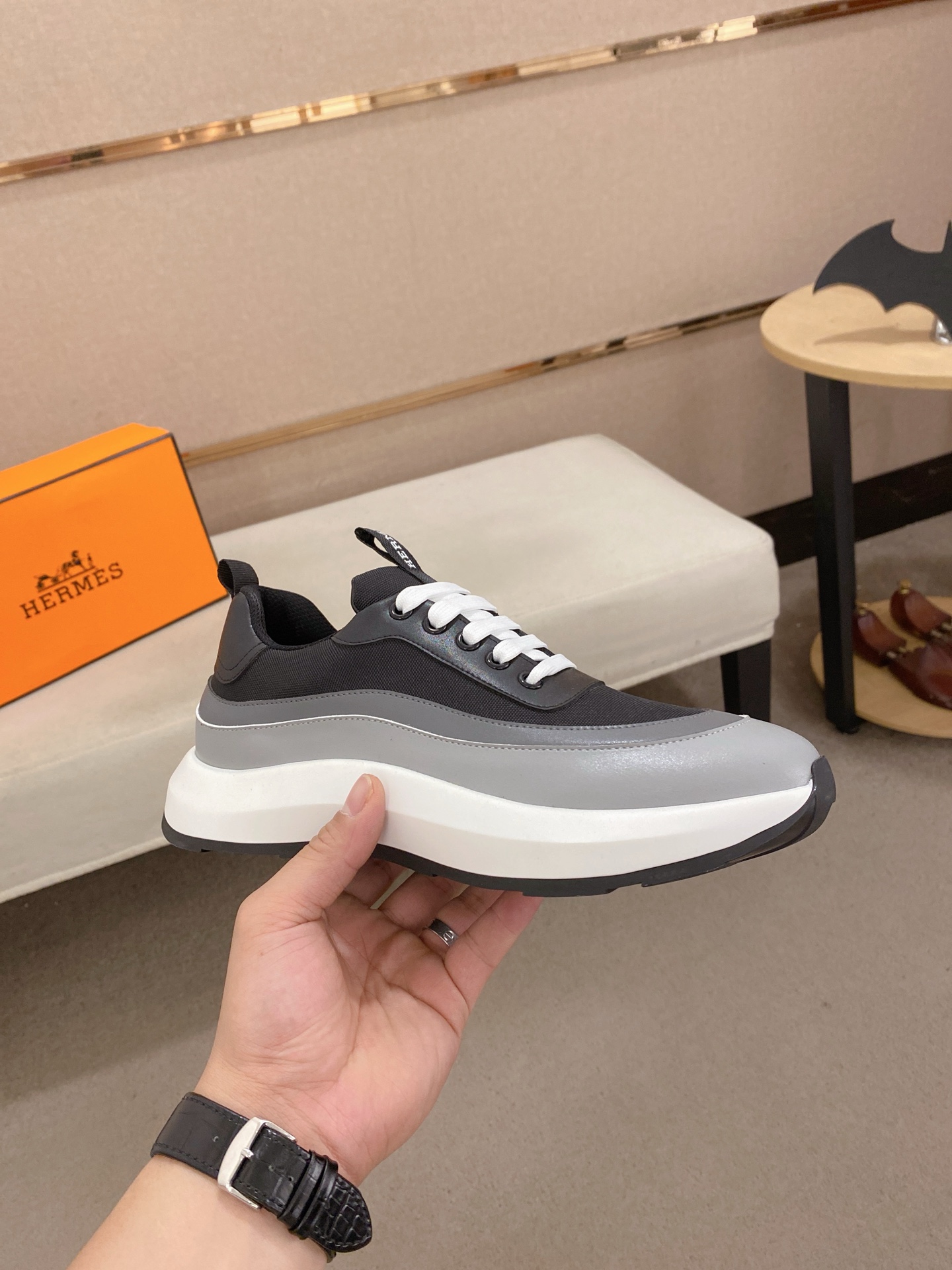 Hermes Men's Classic Sneakers - Italian Leather, Comfortable Fit, Sizes 38-44 5 i1744526787494 881 0 3