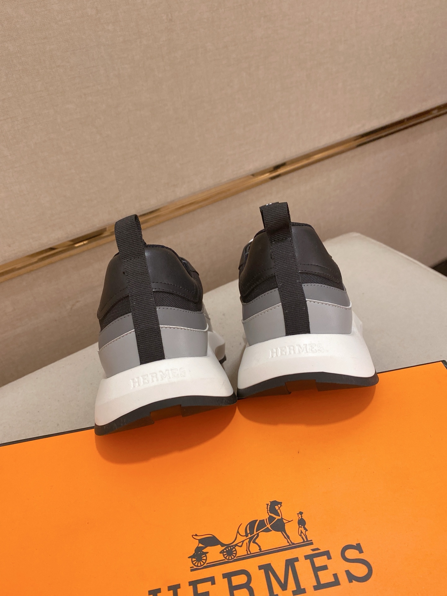 Hermes Men's Classic Sneakers - Italian Leather, Comfortable Fit, Sizes 38-44 9 i1744526788679 5092 0 7