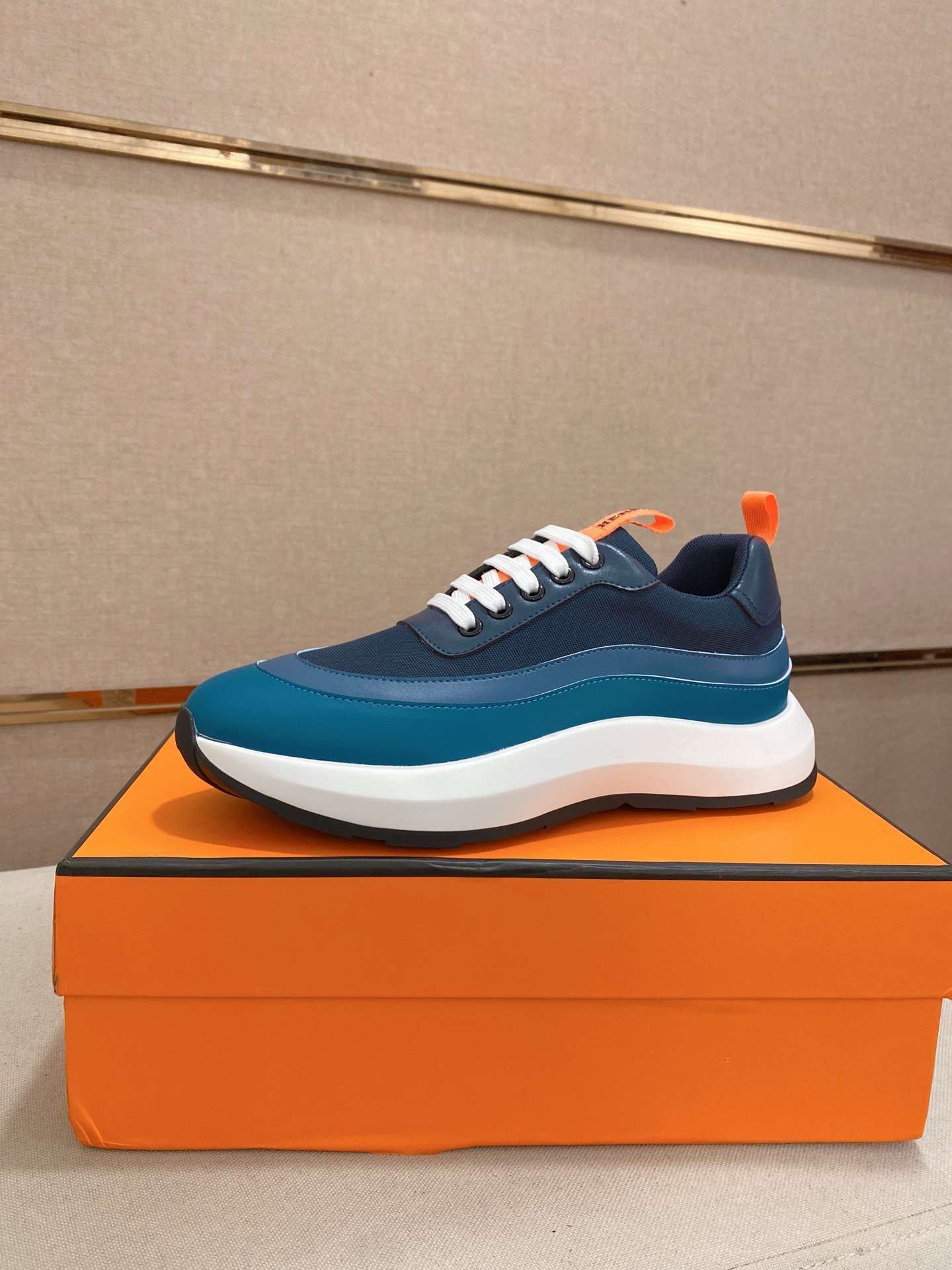 Hermes Men's Classic Sneakers - Italian Leather, Comfortable, Sizes 38-44 2 i1744526829436 2715 0 0