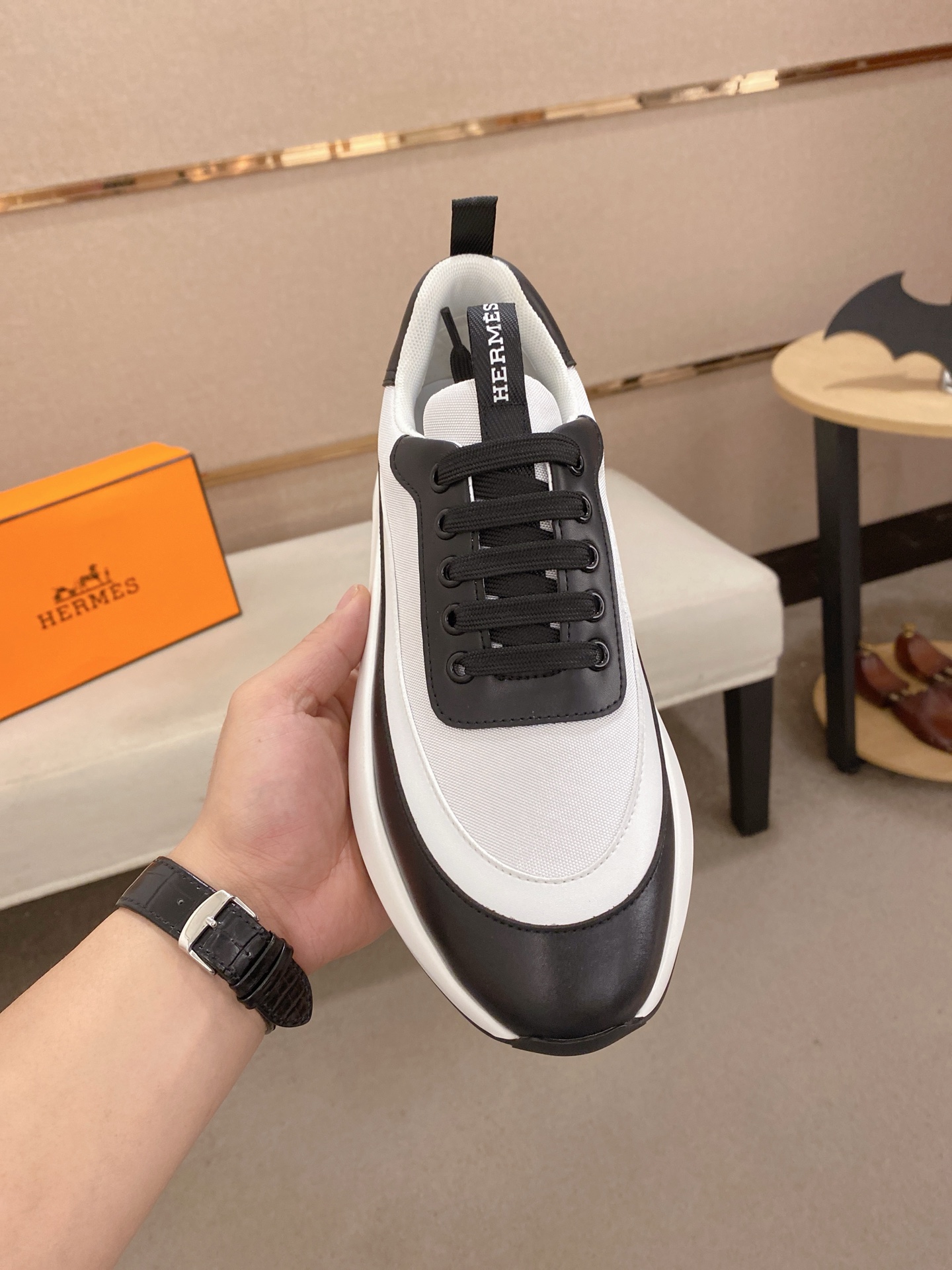 Hermes Men's Classic Sneakers - Italian Leather, Comfortable Fit, Sizes 38-44 3 i1744526857019 907 0 1