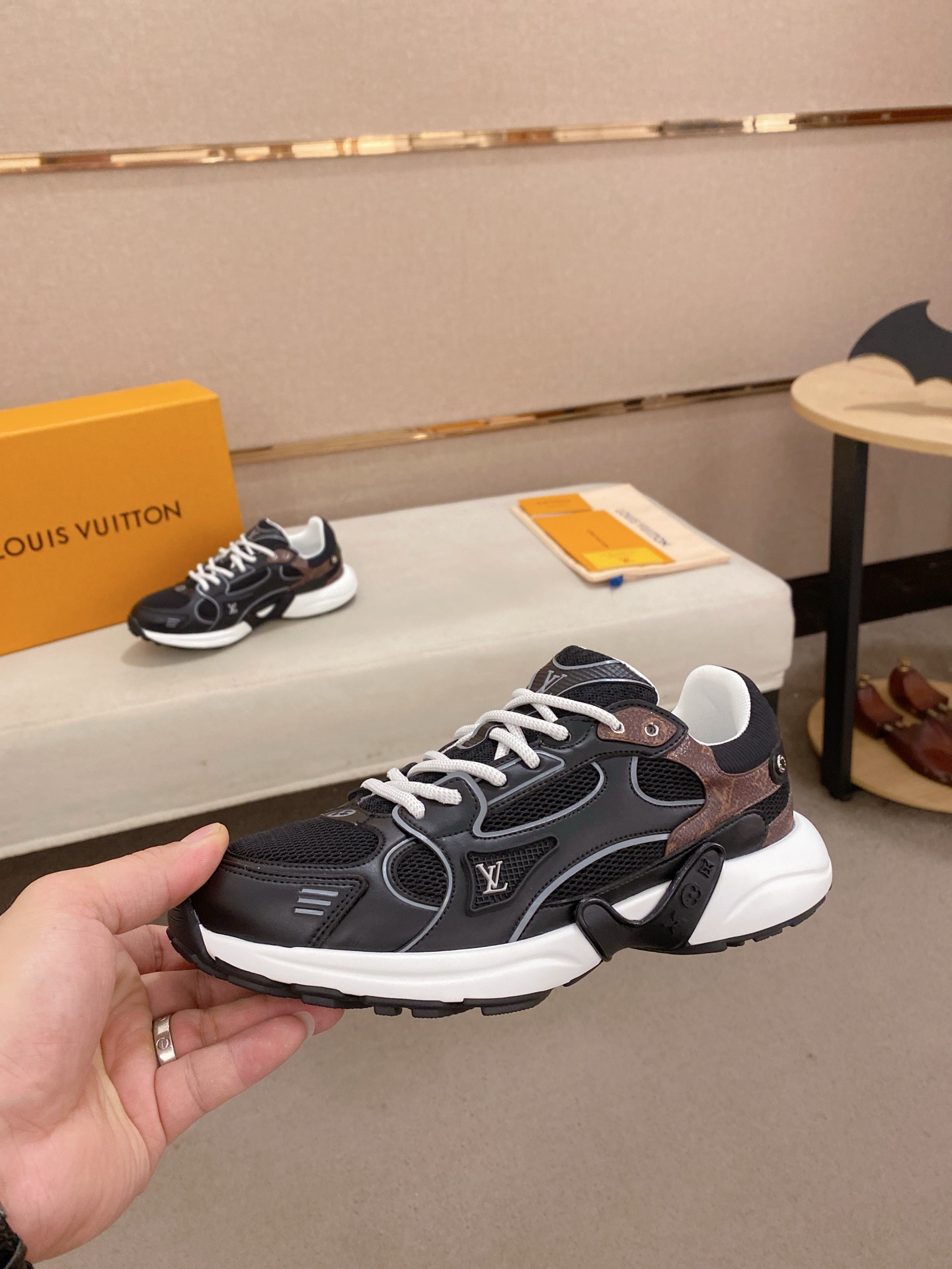 Louis Vuitton Olympia Sneakers: Stylish, Comfortable, and Iconic Design Running Shoes 5 i1744613367492 8613 0 3