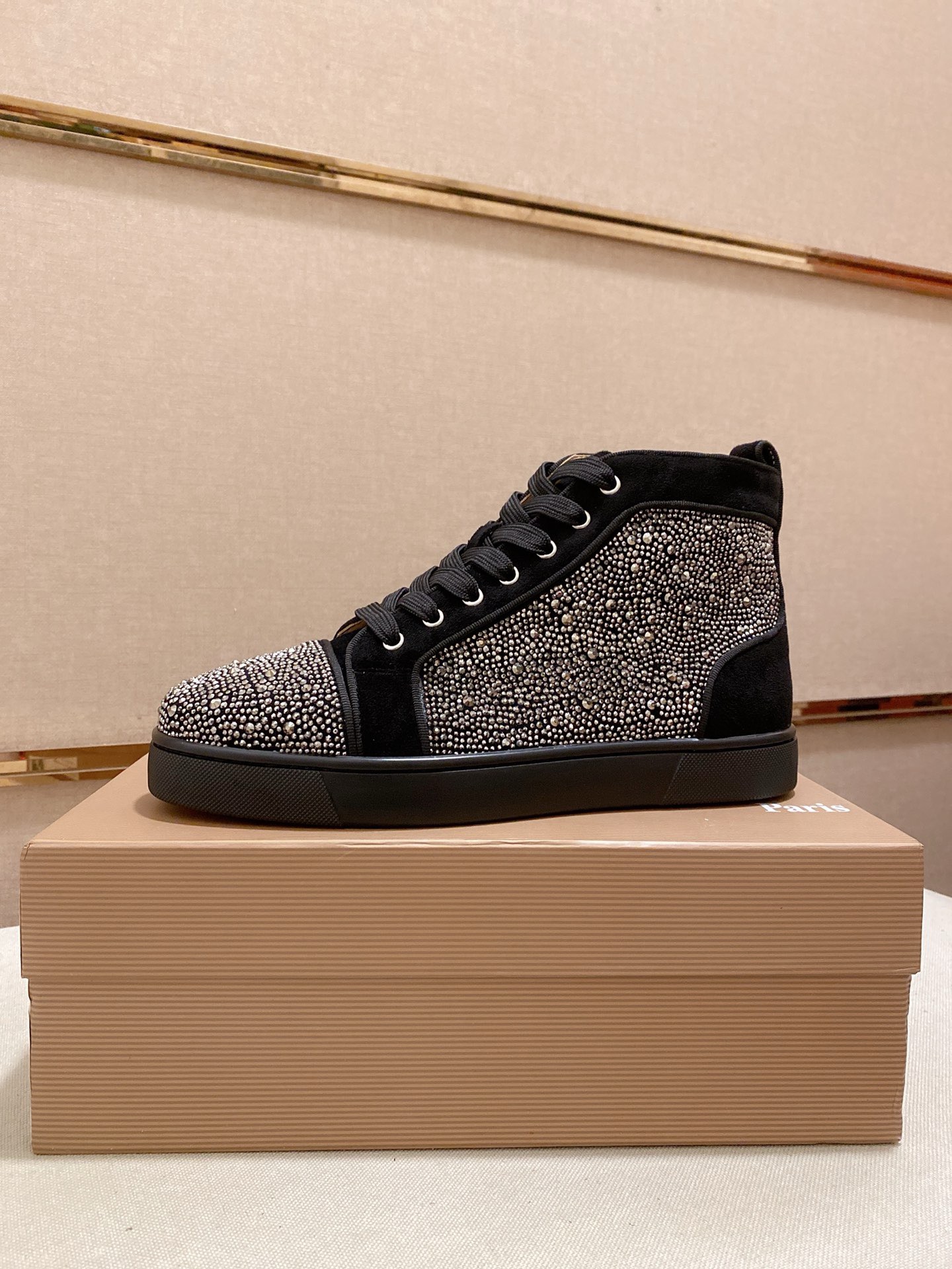 Men's High-Top Sneakers with Rhinestone Detailing and Leather Lining 1 Men's High-Top Sneakers with Rhinestone Detailing and Leather Lining