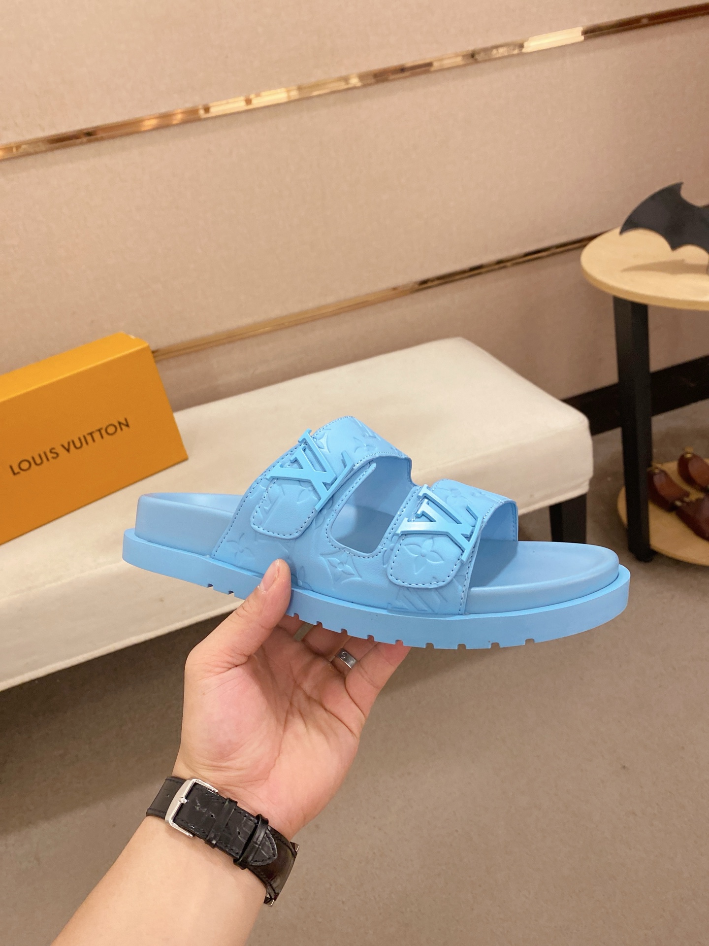 Louis Vuitton Men's Blue Leather Sandals Comfortable Summer Slides 5 i1745050530550 907 0 3