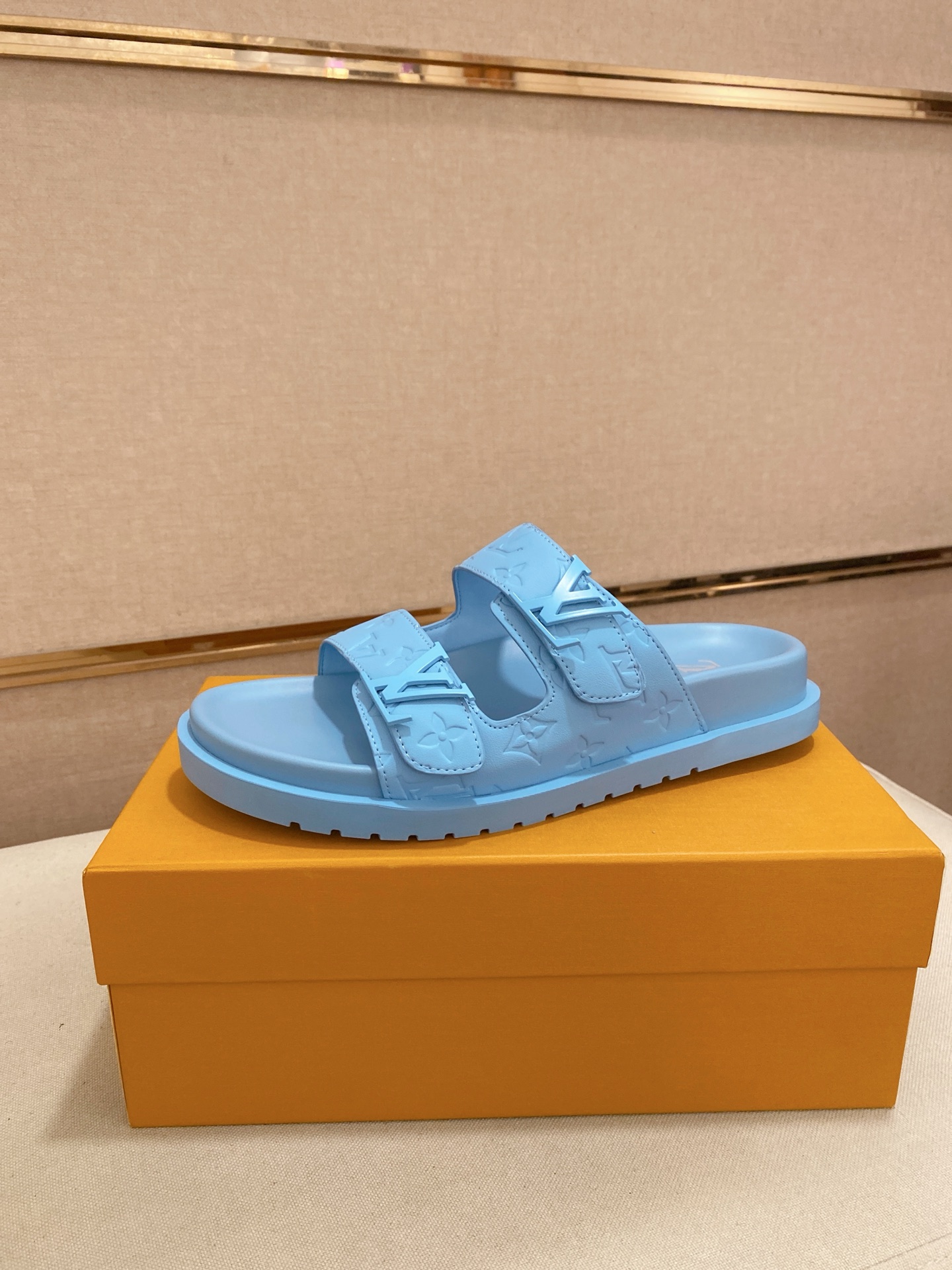 Louis Vuitton Men's Blue Leather Sandals Comfortable Summer Slides 2 i1745050531900 1586 0 0