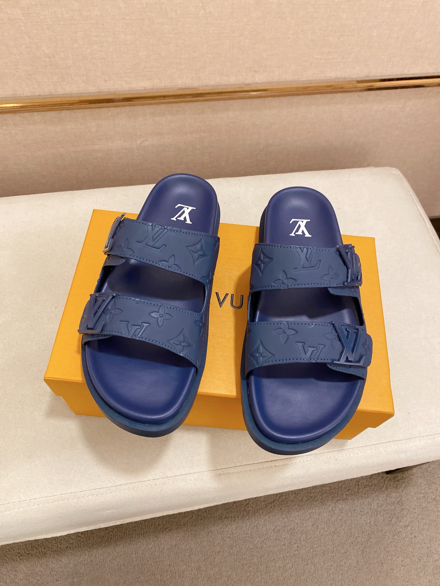 Louis Vuitton Men's Blue Leather Sandals, Sizes 38-44, Summer Style 8 i1745050732875 6568 0 6