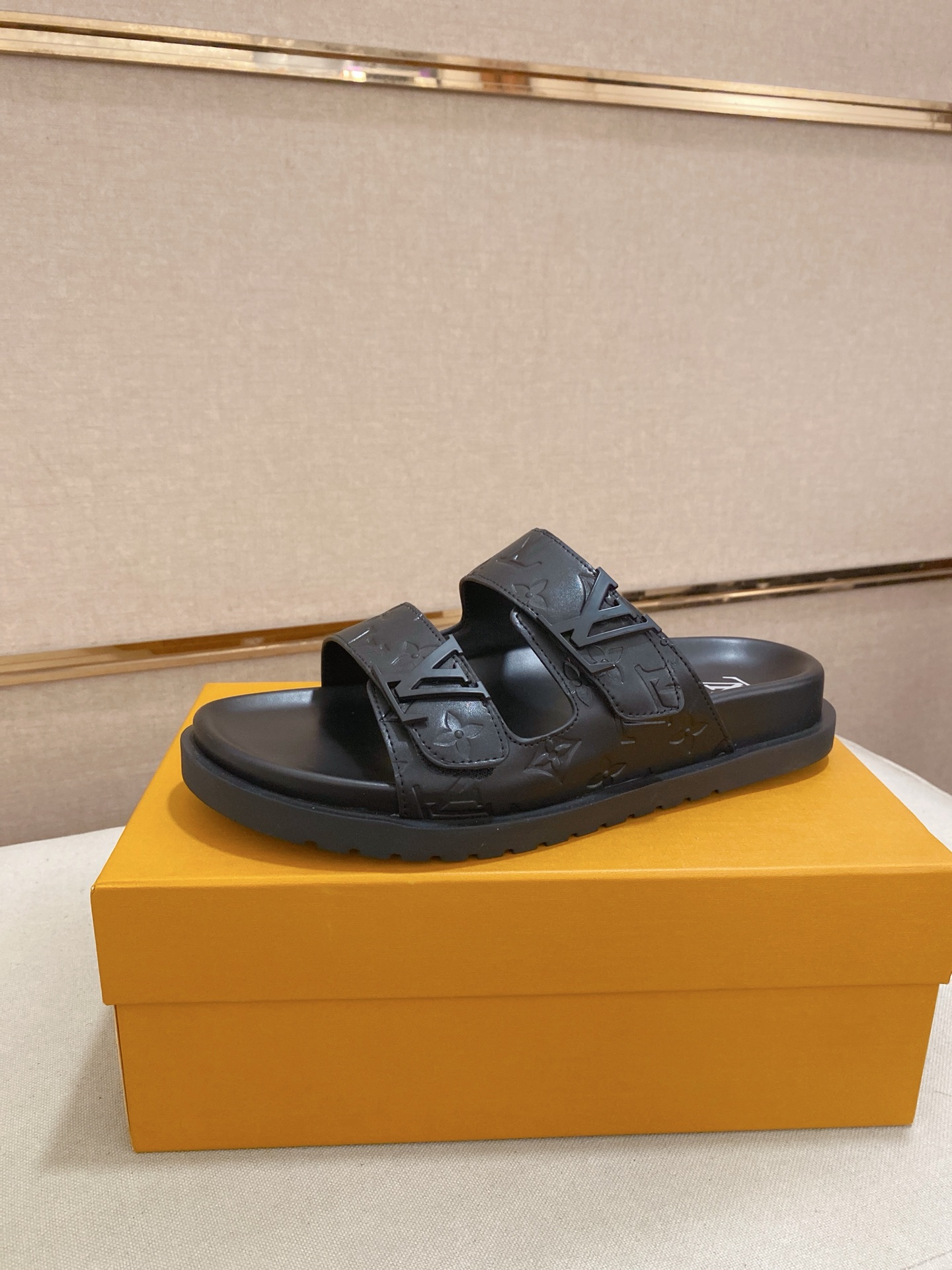 Louis Vuitton Men's Leather Monogram Sandals | Comfortable Summer Slides 2 i1745050819458 4028 0 0