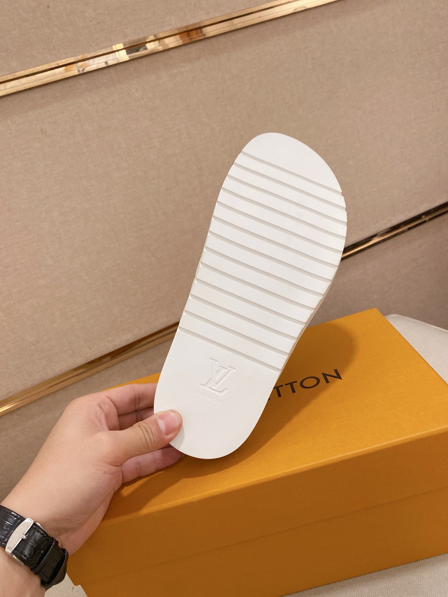 Louis Vuitton Men's White Leather Sandals, sizes 38-44, Spring/Summer Style 9 i1745050846798 8798 0 7