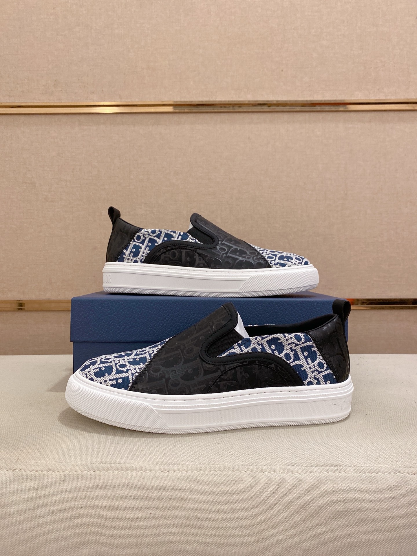 Dior Men's Slip-On Sneaker in Blue Dior Oblique Embroidery 8 i1745220539887 9316 0 6