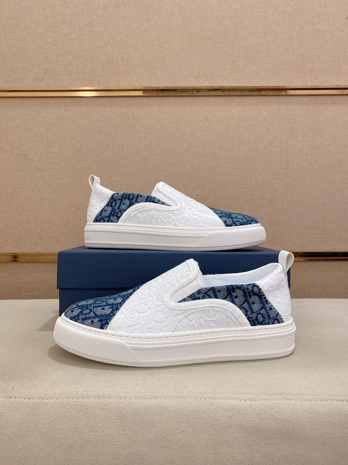 Dior Men's Slip-On Sneakers in Signature Oblique Canvas and Calfskin 8 i1745220581811 9480 0 6