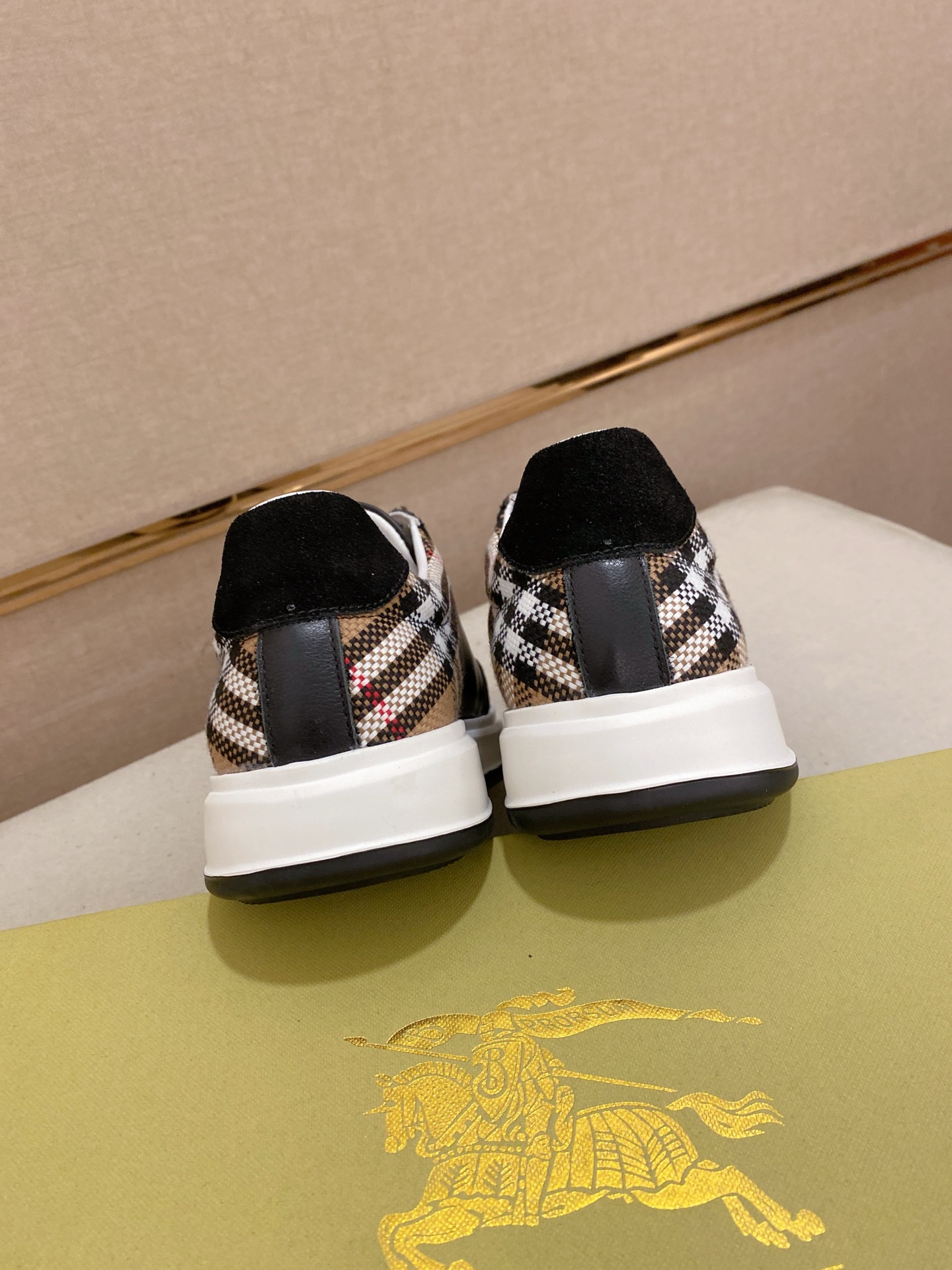 Burberry Men's Leather and Check Pattern Sneakers - Italian Craftsmanship 9 i1745302150929 3858 0 7