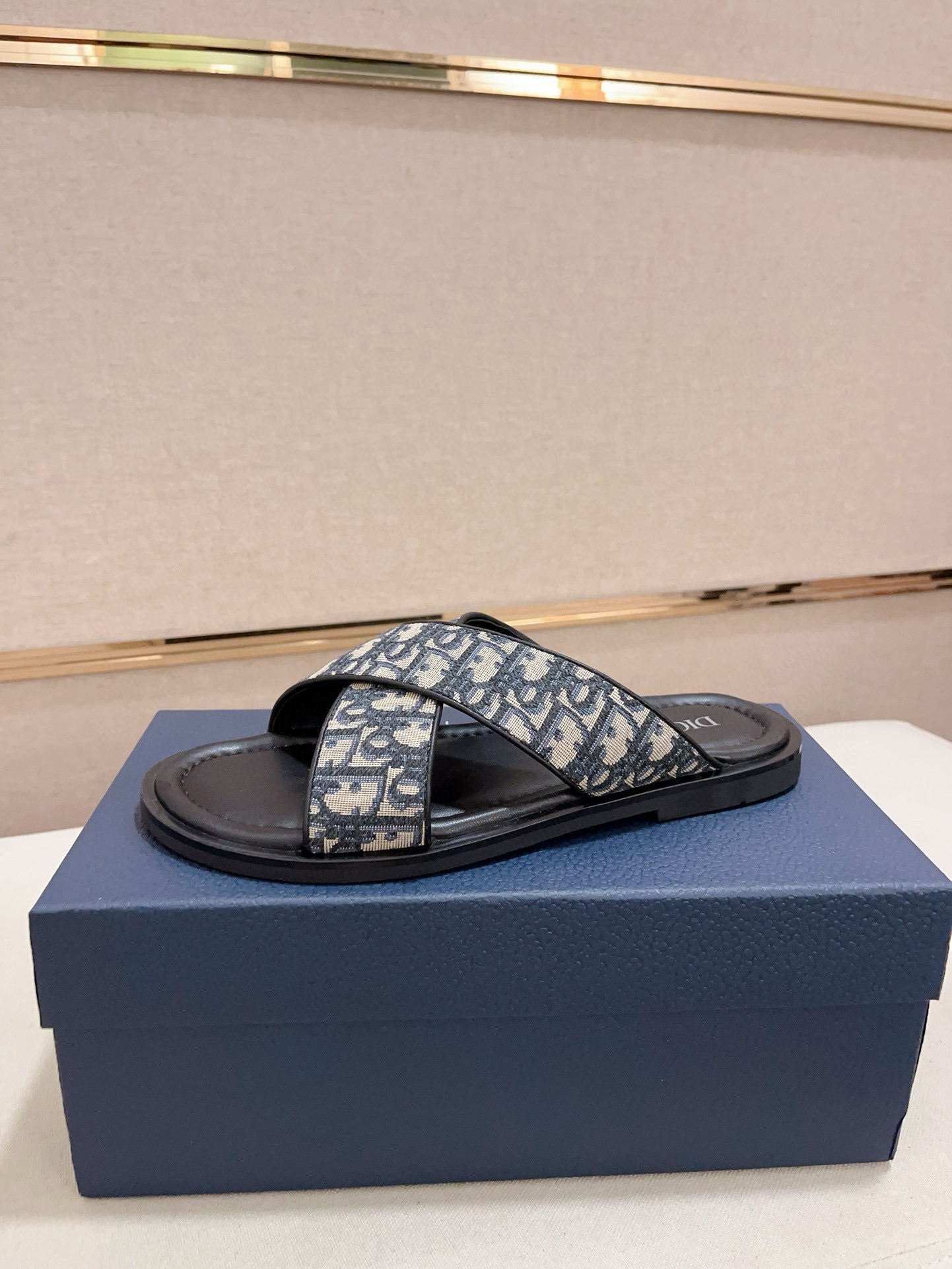 Dior Men's Dway Oblique Slides Sandals - Iconic Style & Comfort 2 i1745303134974 9513 0 0
