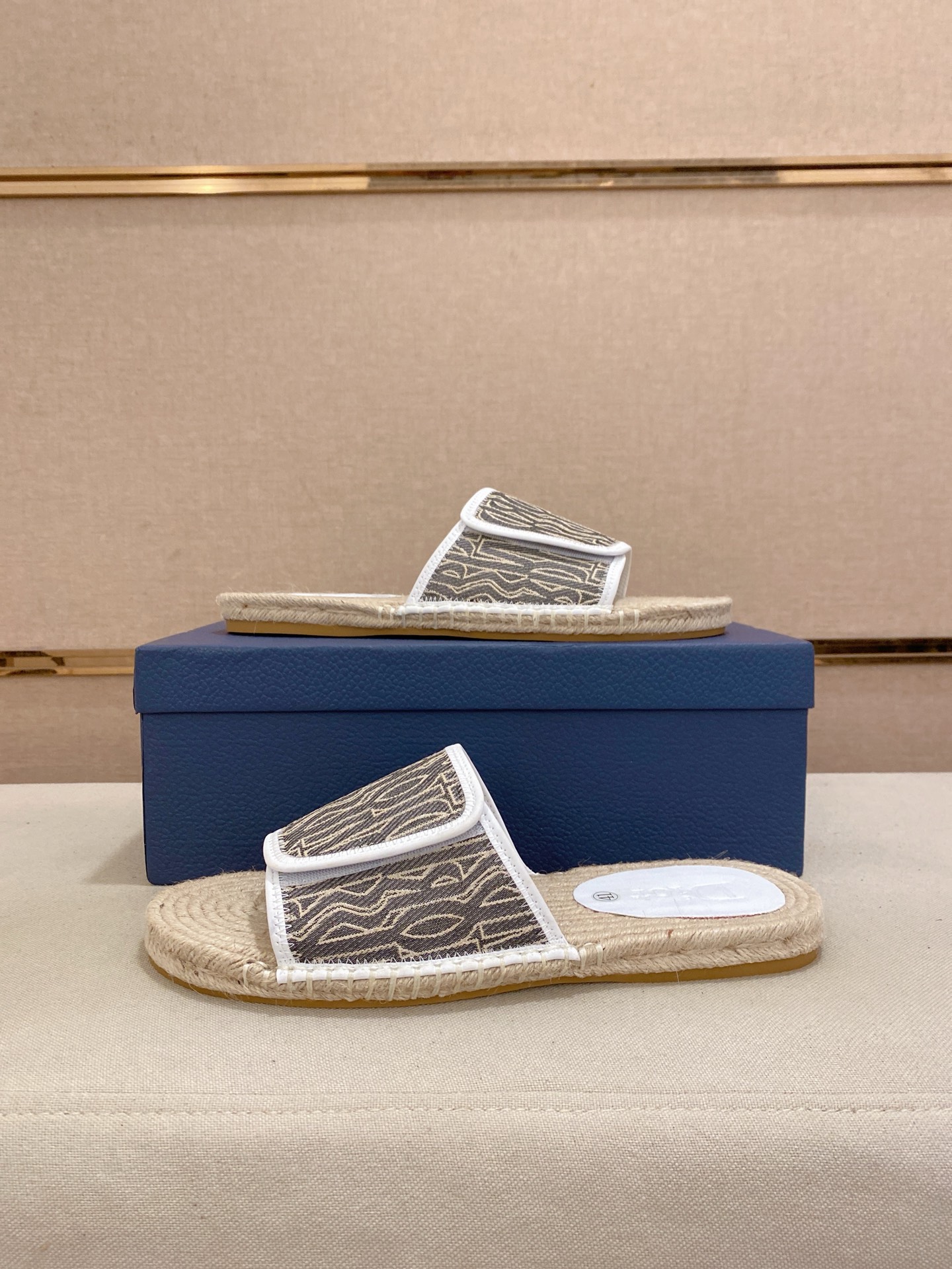 Dior Men's Espadrille Slide Sandal With Dior Oblique Motif, Comfortable and Stylish 8 i1745737551690 1328 0 6