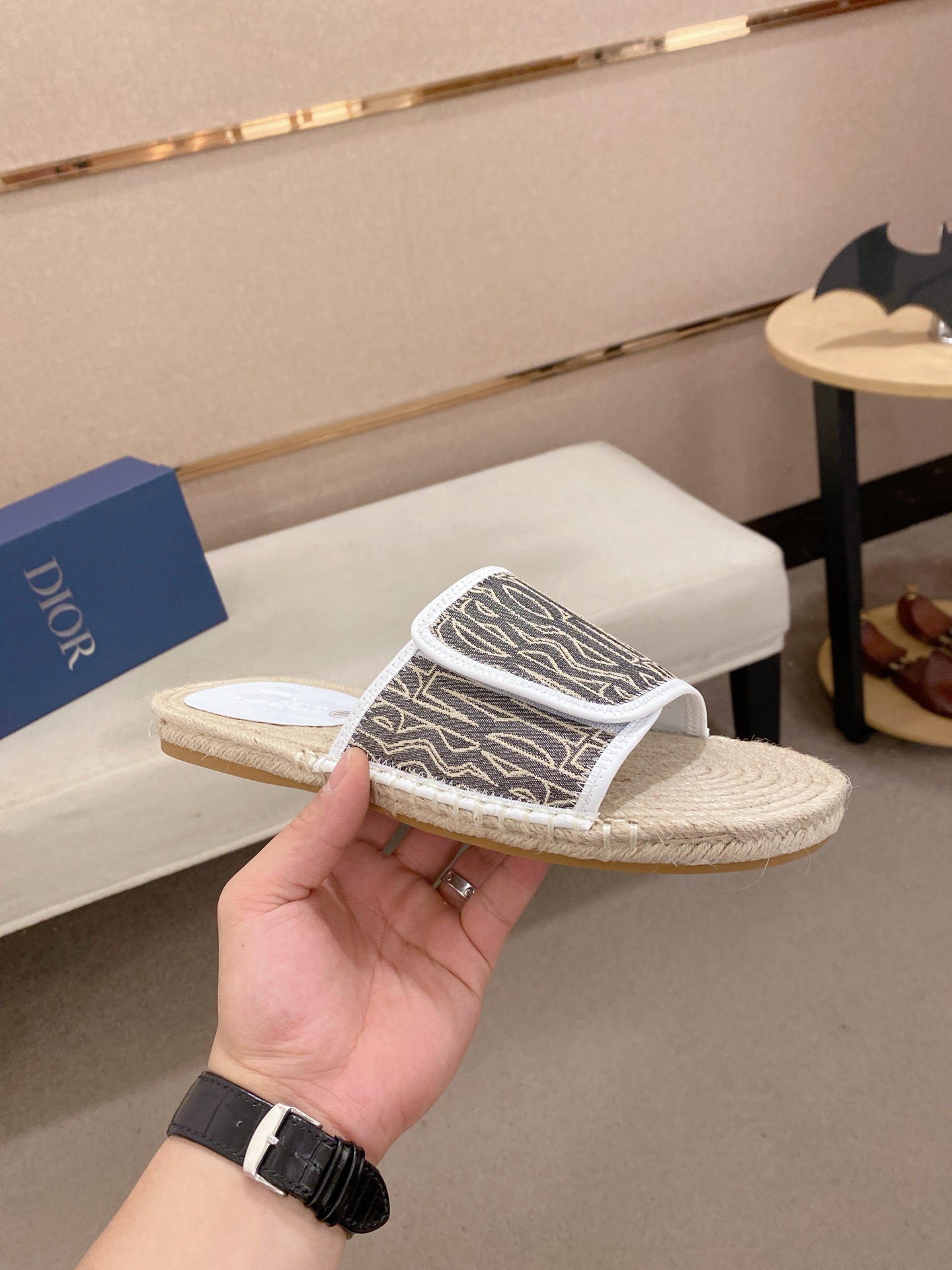 Dior Men's Espadrille Slide Sandal With Dior Oblique Motif, Comfortable and Stylish 3 i1745737551690 1658 0 1