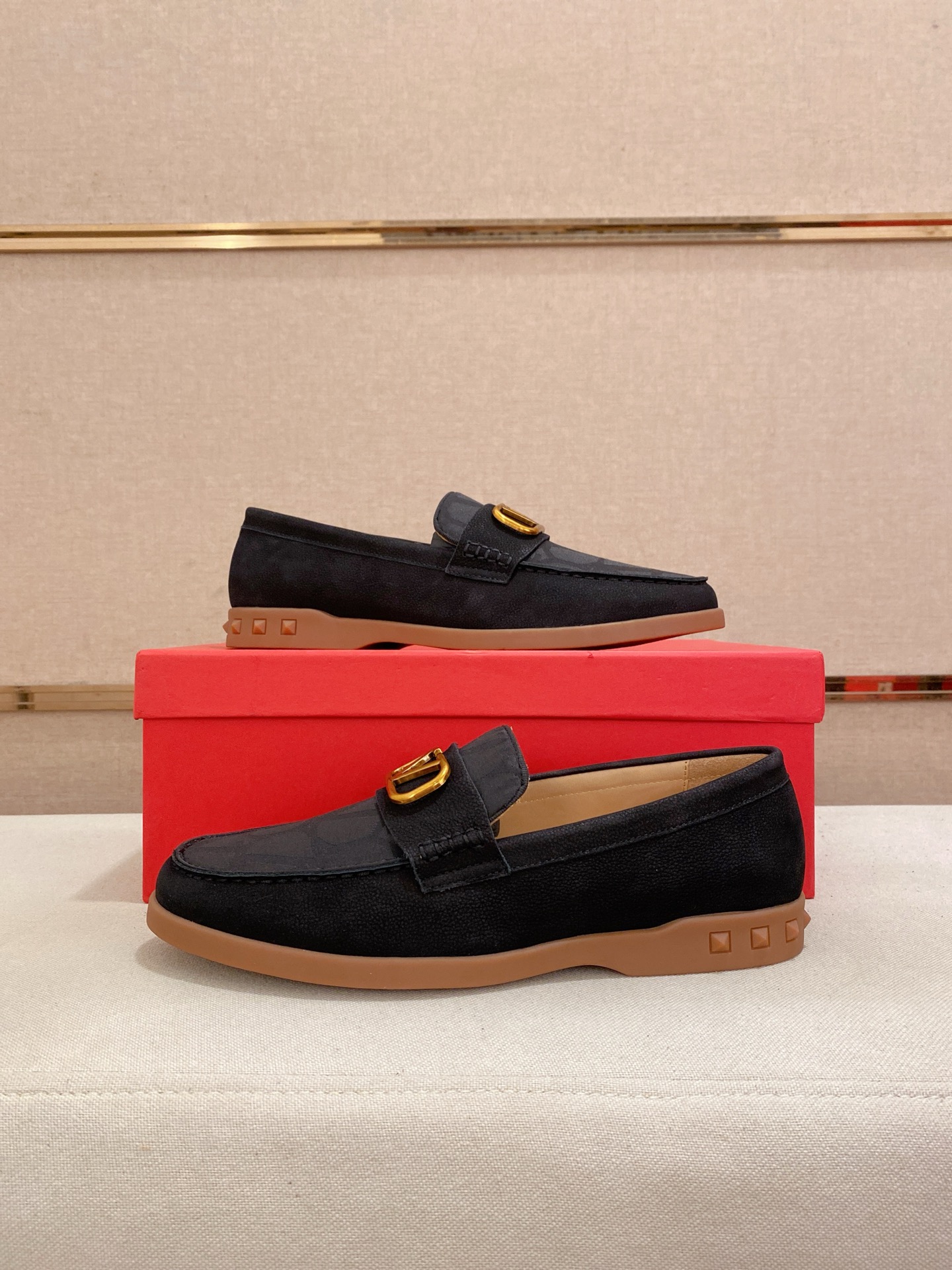 Valentino Men's Leather Loafers - Stylish and Comfortable, Sizes 38-44 8 i1745738217535 7737 0 6