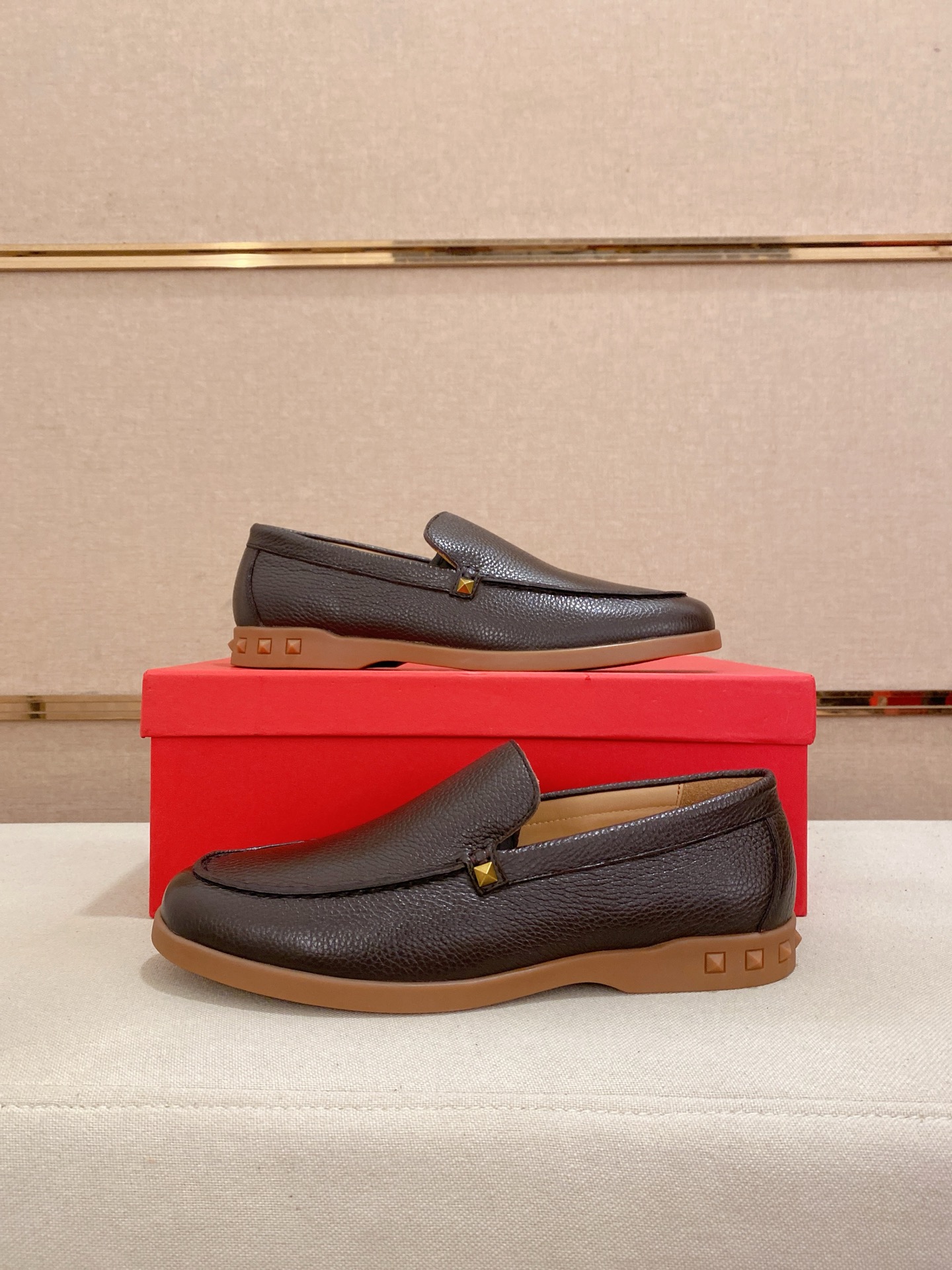 Valentino Men's Leather Loafers - Elegant, Comfortable, and Stylish 6 i1745738498157 8517 0 5
