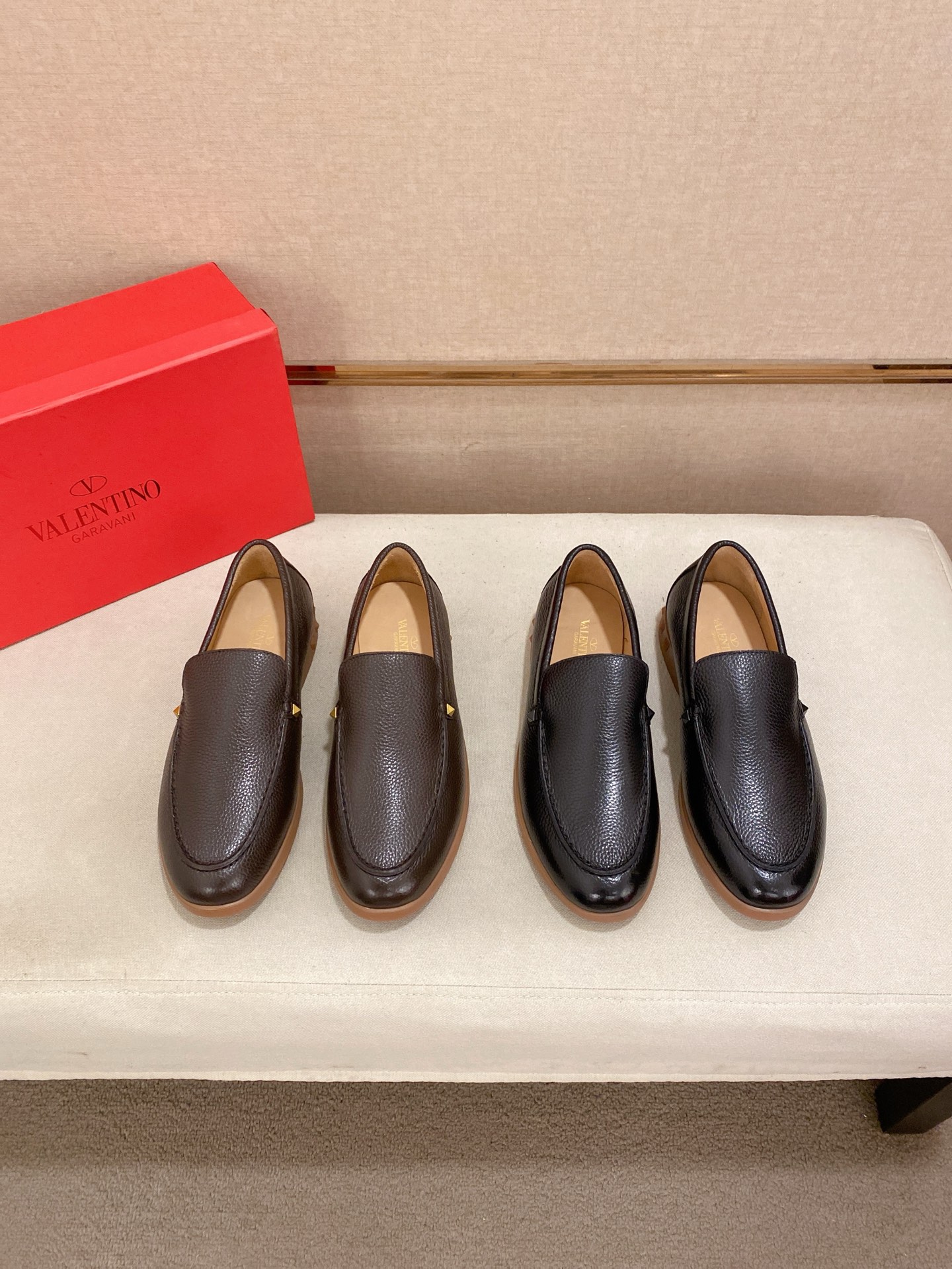 Valentino Men's Leather Loafers - Elegant, Comfortable, and Stylish 11 i1745738498237 5635 0 9