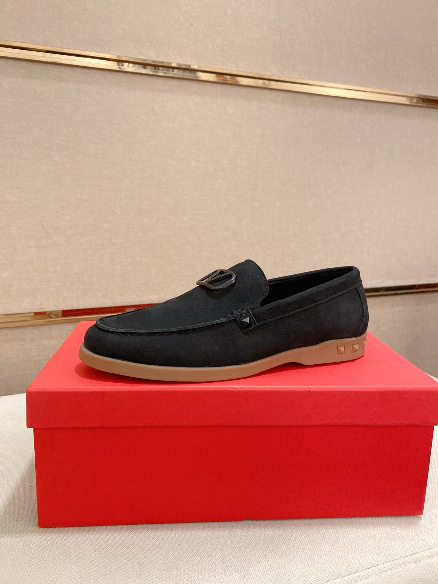 Valentino Men's Black Leather Loafers with Logo Detail, Sizes 38-44 2 i1745738635198 5327 0 0