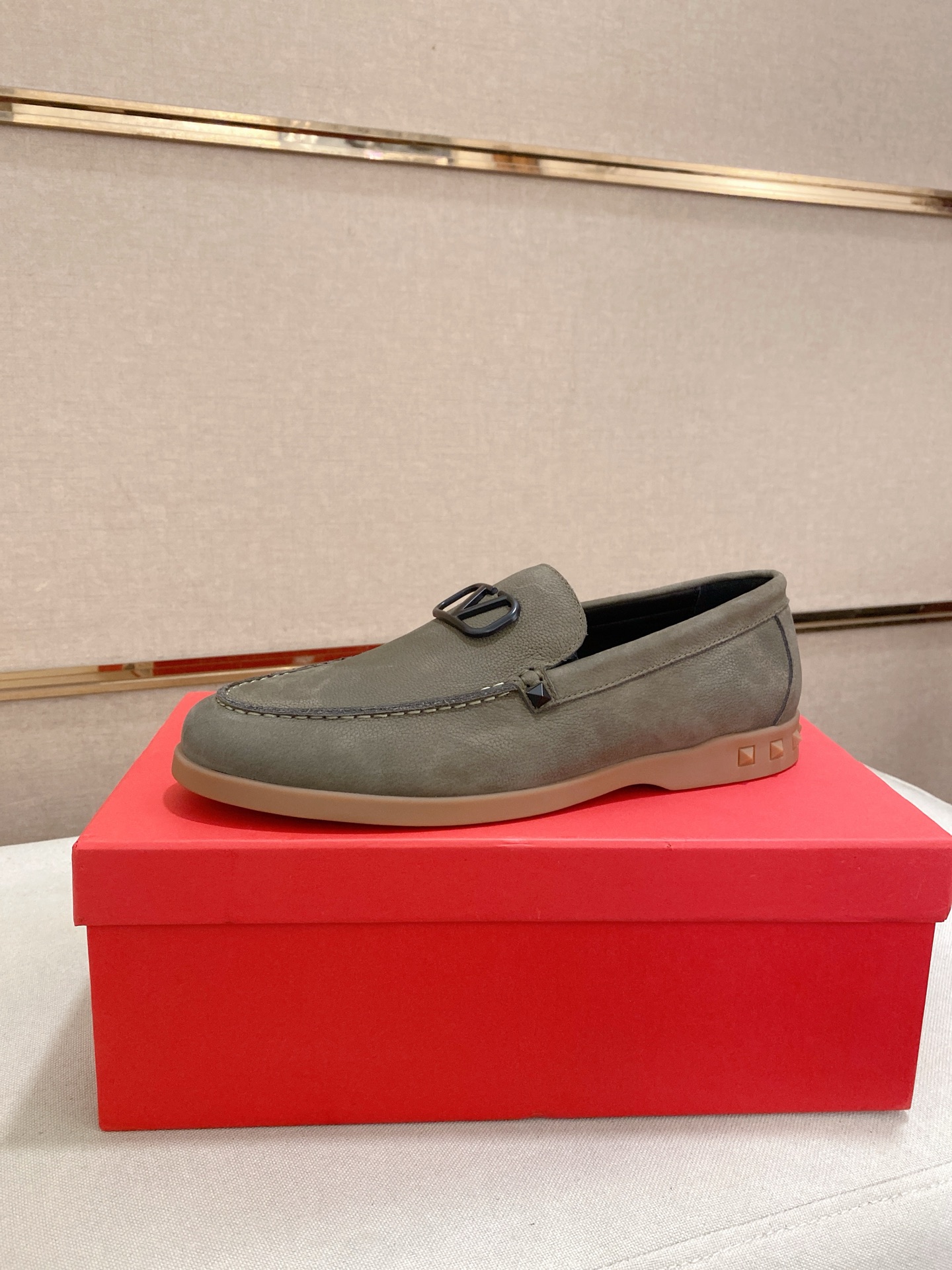 Valentino Men's Leather Loafers - Stylish & Comfortable, Sizes 38-44 1 Valentino Men's Leather Loafers - Stylish & Comfortable, Sizes 38-44