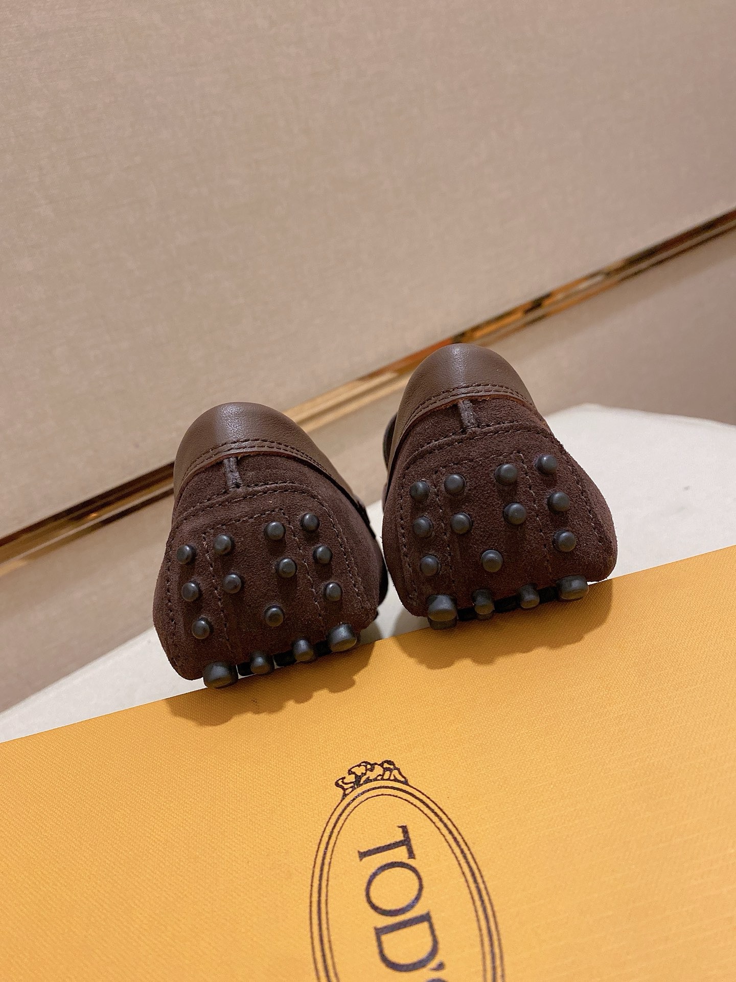TOD'S Men's Suede Driving Loafers, Comfortable and High-Quality 9 i1746438287190 6767 0 7