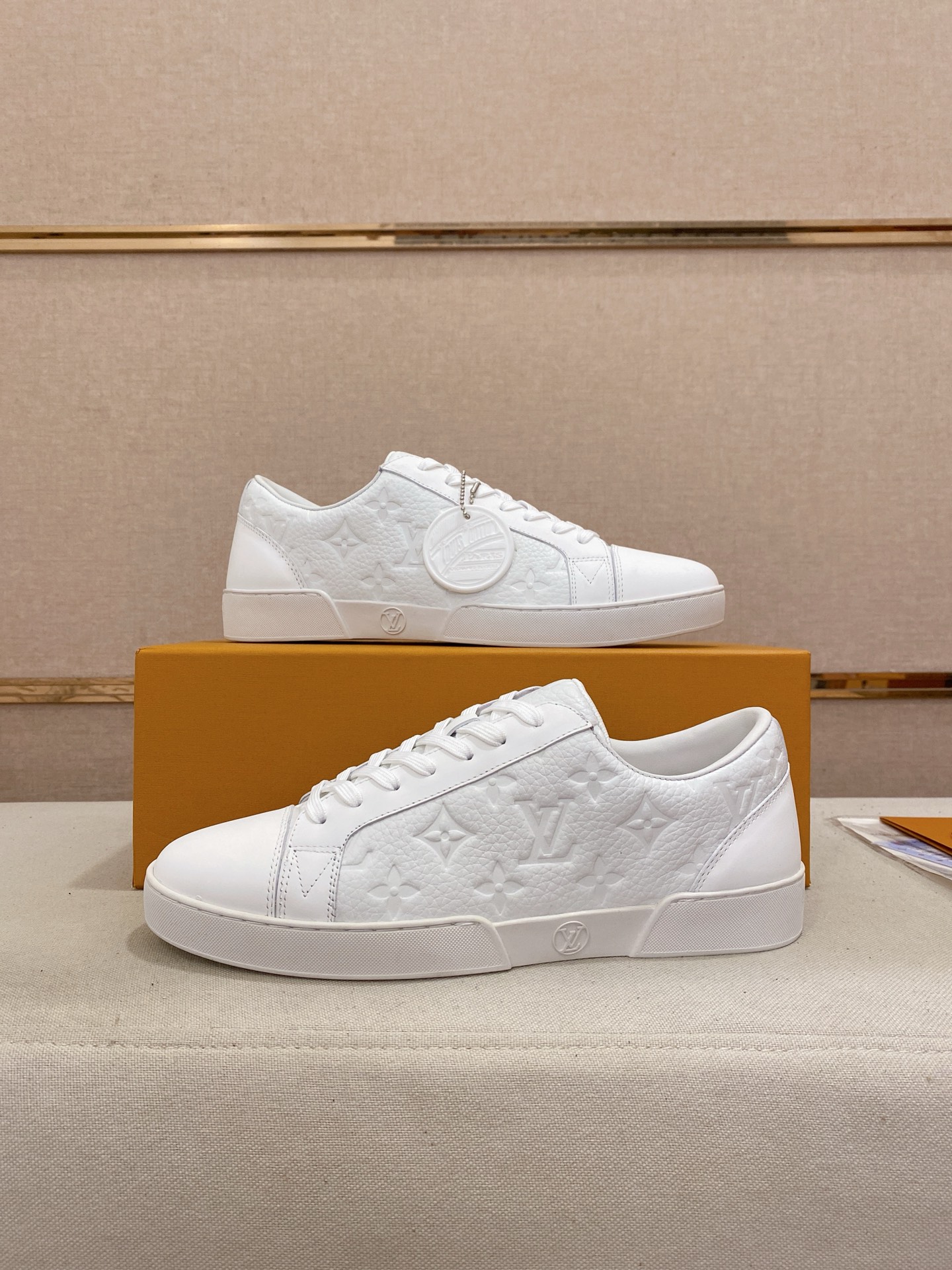 Louis Vuitton Men's White Leather Monogram Embossed Sneakers Size 38-44 8 i1746514723216 5485 0 8
