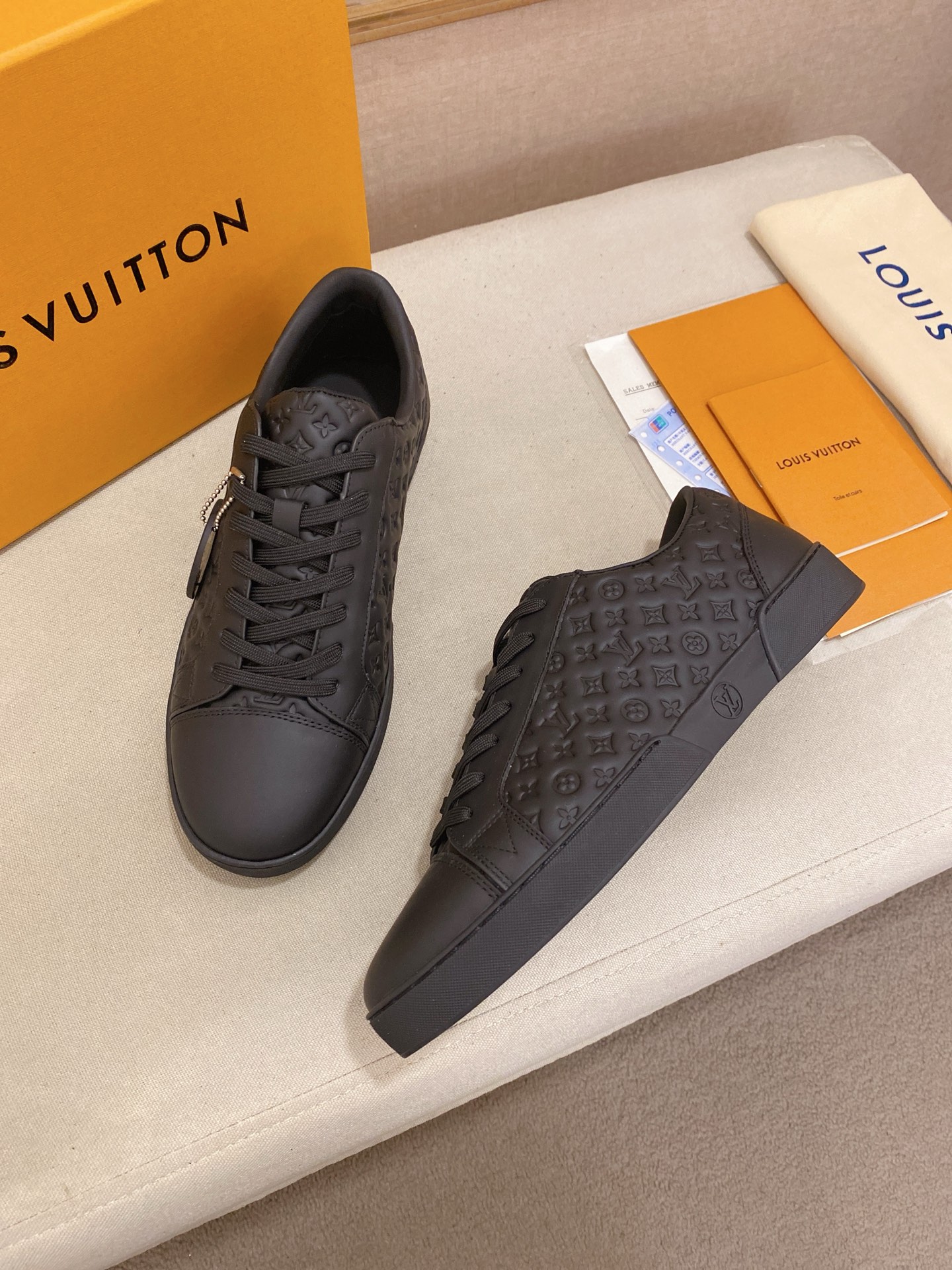 Louis Vuitton Men's Leather Sneaker Casual Shoes, Black, Size 38-44 6 i1746514779973 2559 0 7