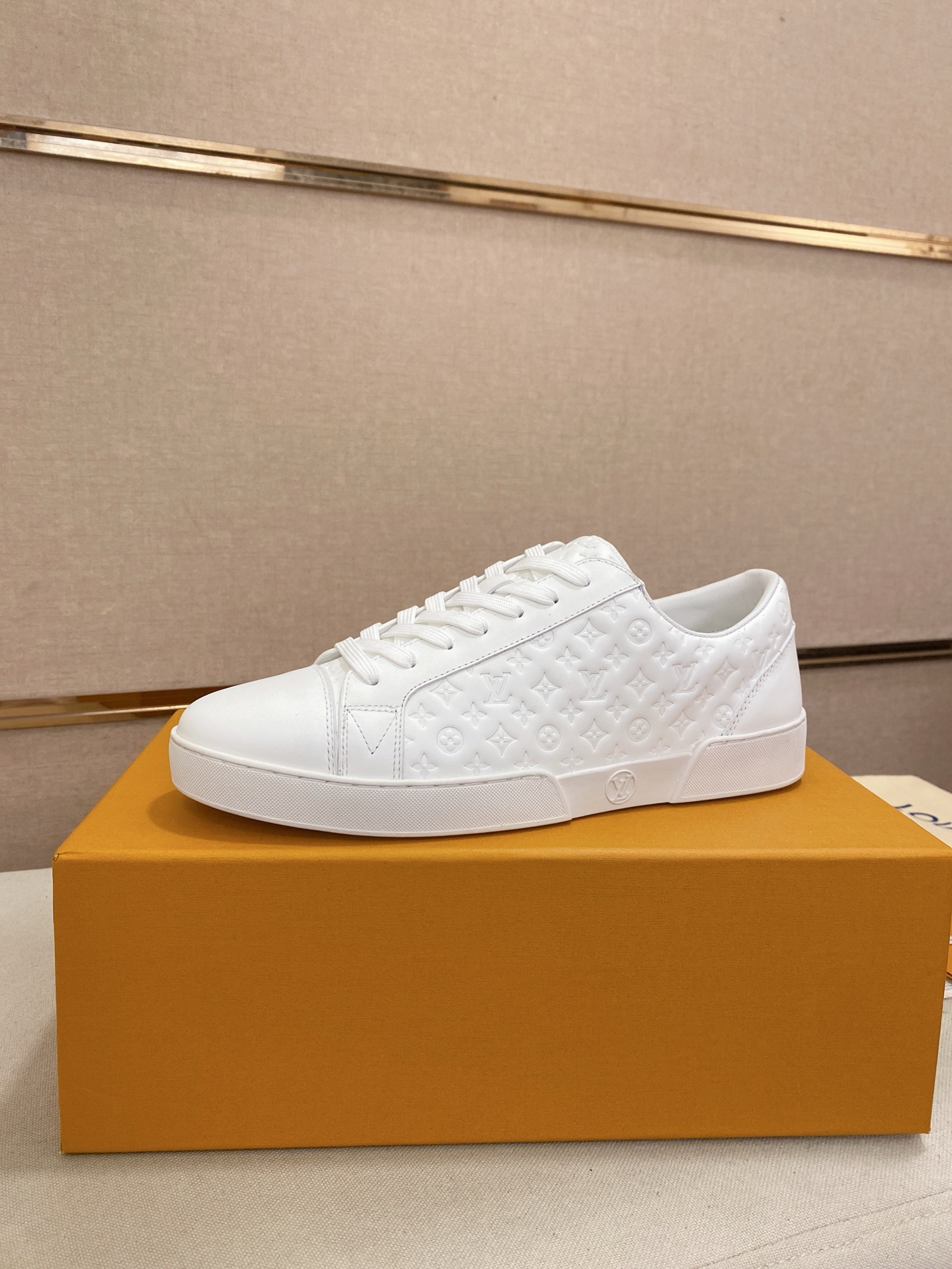 Louis Vuitton Men's White Leather Monogram Sneakers Designer Comfort Shoes 2 i1746514846063 7580 0 0