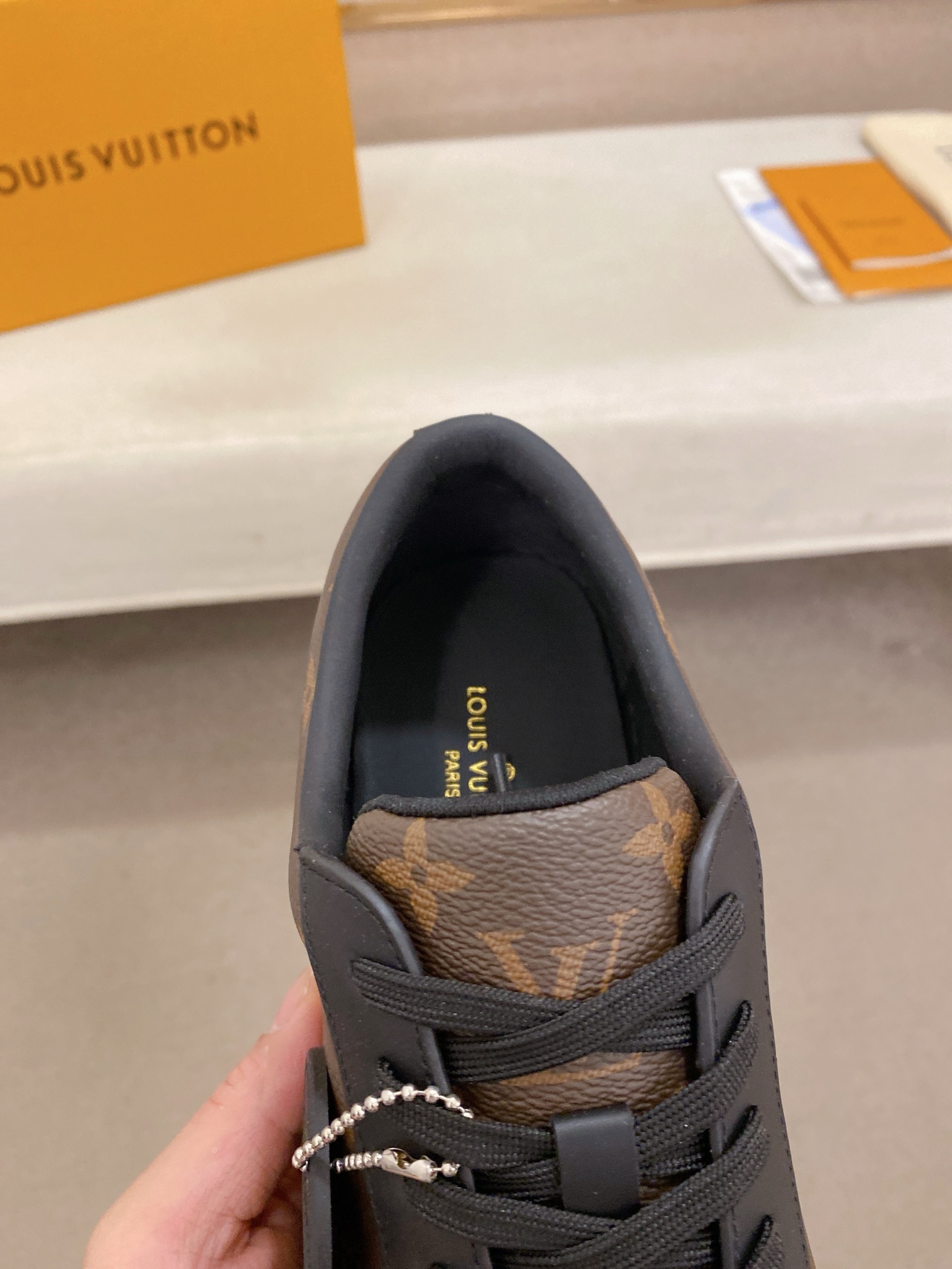 Louis Vuitton Men's Leather Sneaker, Top Quality Designer Fashion Sneakers 7 i1746515089167 238 0 5
