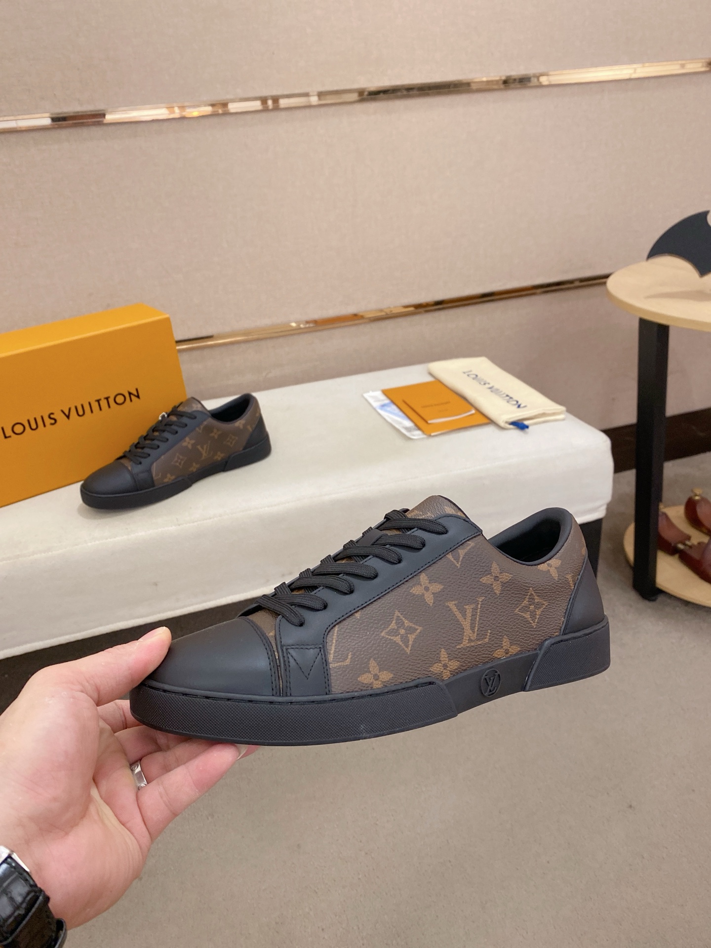 Louis Vuitton Men's Leather Sneaker, Top Quality Designer Fashion Sneakers 4 i1746515090123 263 0 2