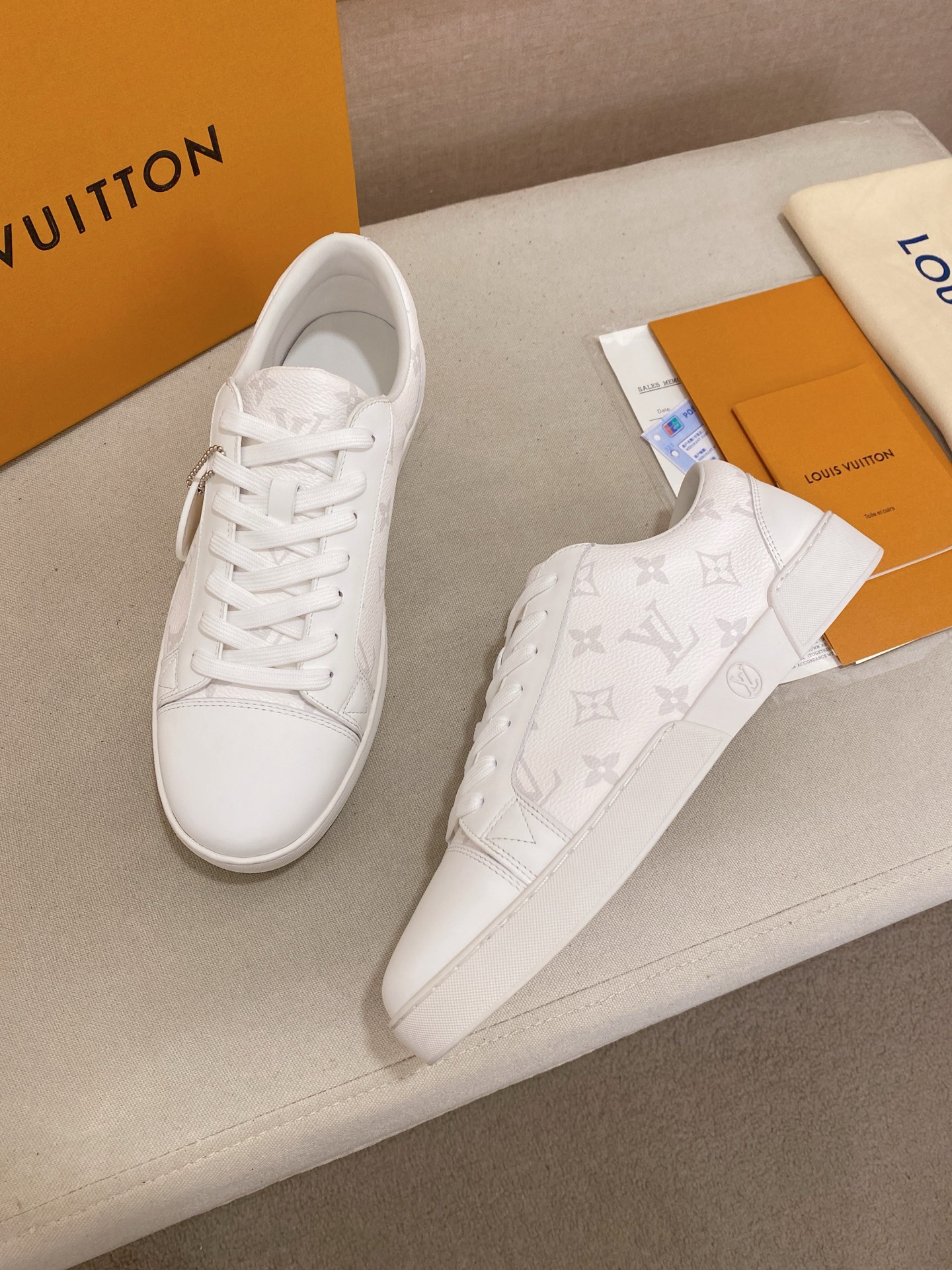 Louis Vuitton Men's White Leather Casual Sneakers with Monogram Print 6 i1746515118899 87 0 5