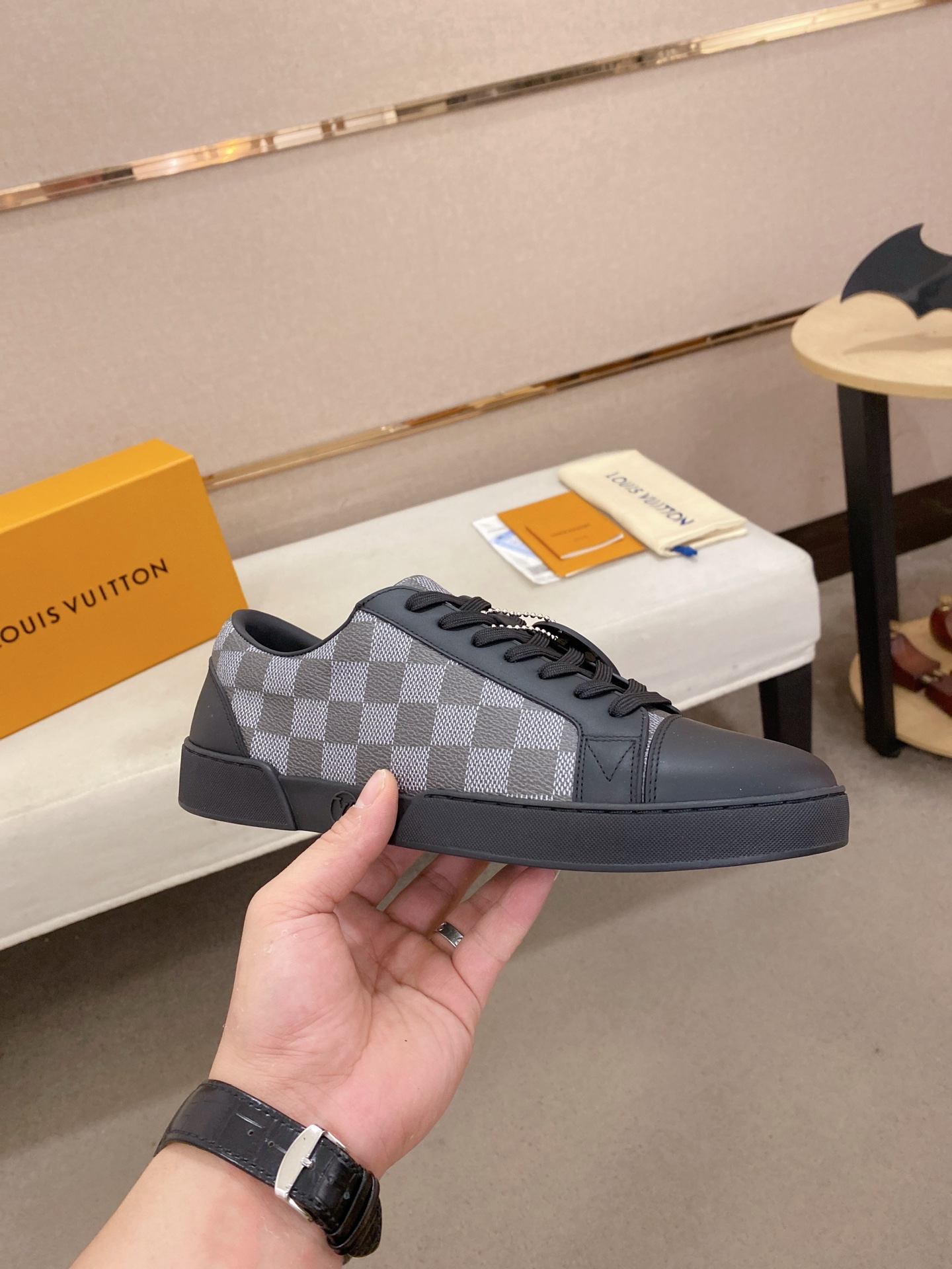 Louis Vuitton Men's Damier Print Leather Sneakers, Stylish and Comfortable 4 i1746515160080 1496 0 2