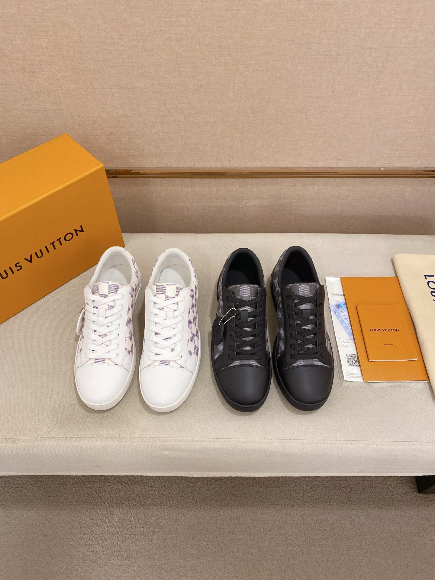 Louis Vuitton Men's Damier Print Leather Sneakers, Stylish and Comfortable 11 i1746515173130 9763 0 9