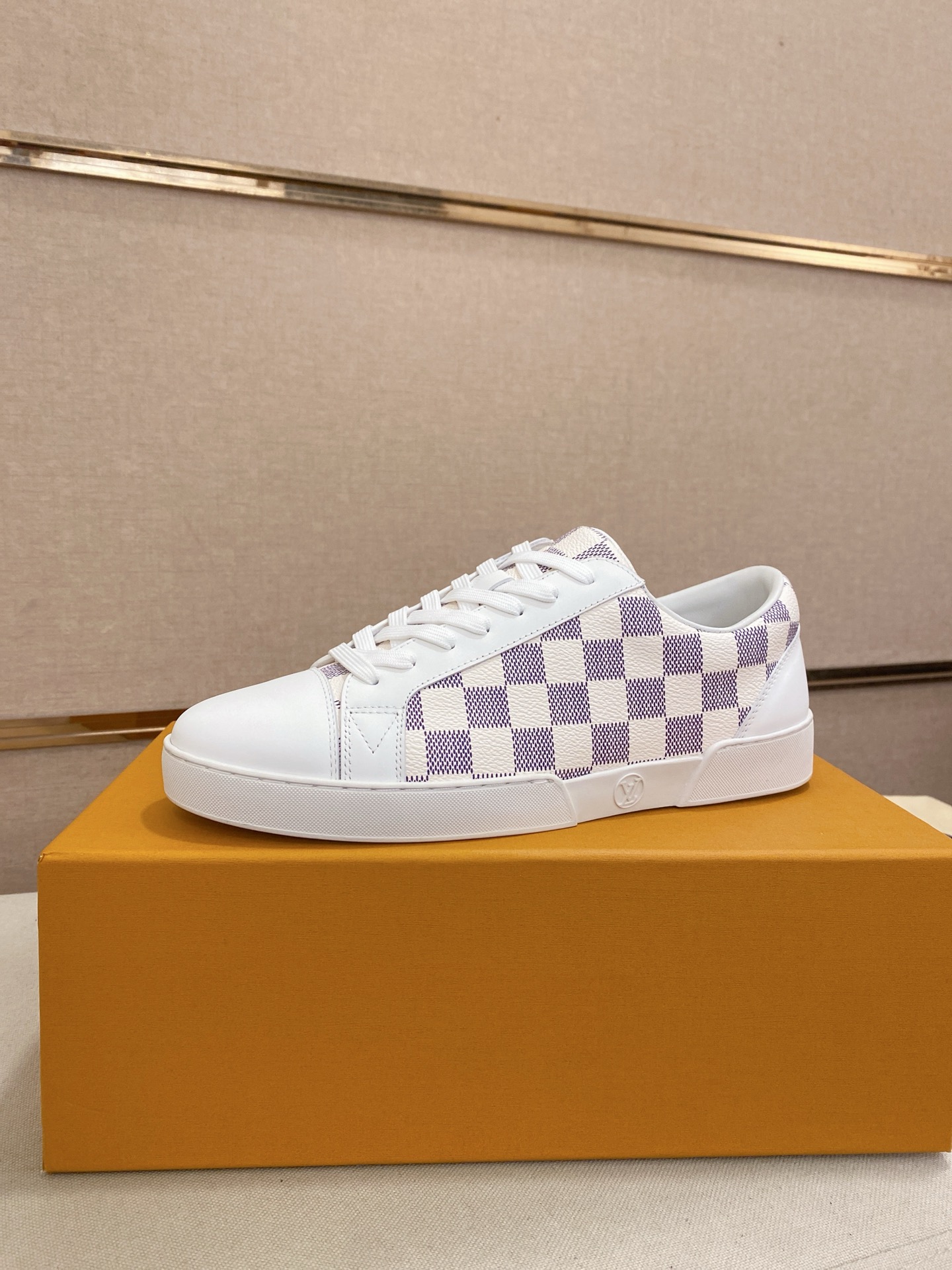 Louis Vuitton Men's Damier Azur Leather Sneaker White/Purple Size 38-44 1 Louis Vuitton Men's Damier Azur Leather Sneaker White/Purple Size 38-44