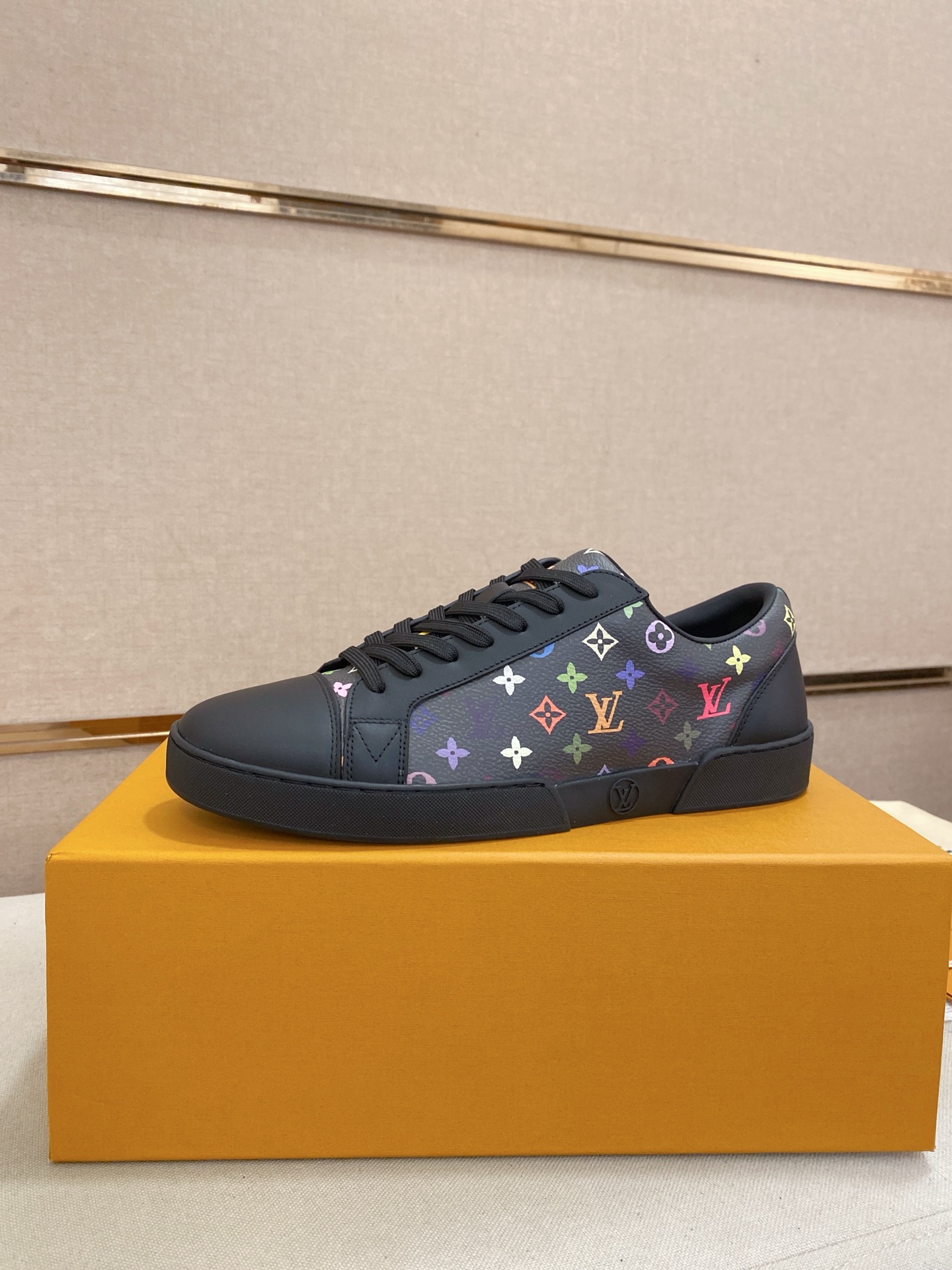 Louis Vuitton Men's Italian Leather Printed Sneakers - Size 38-44 2 i1746515252952 9240 0 0