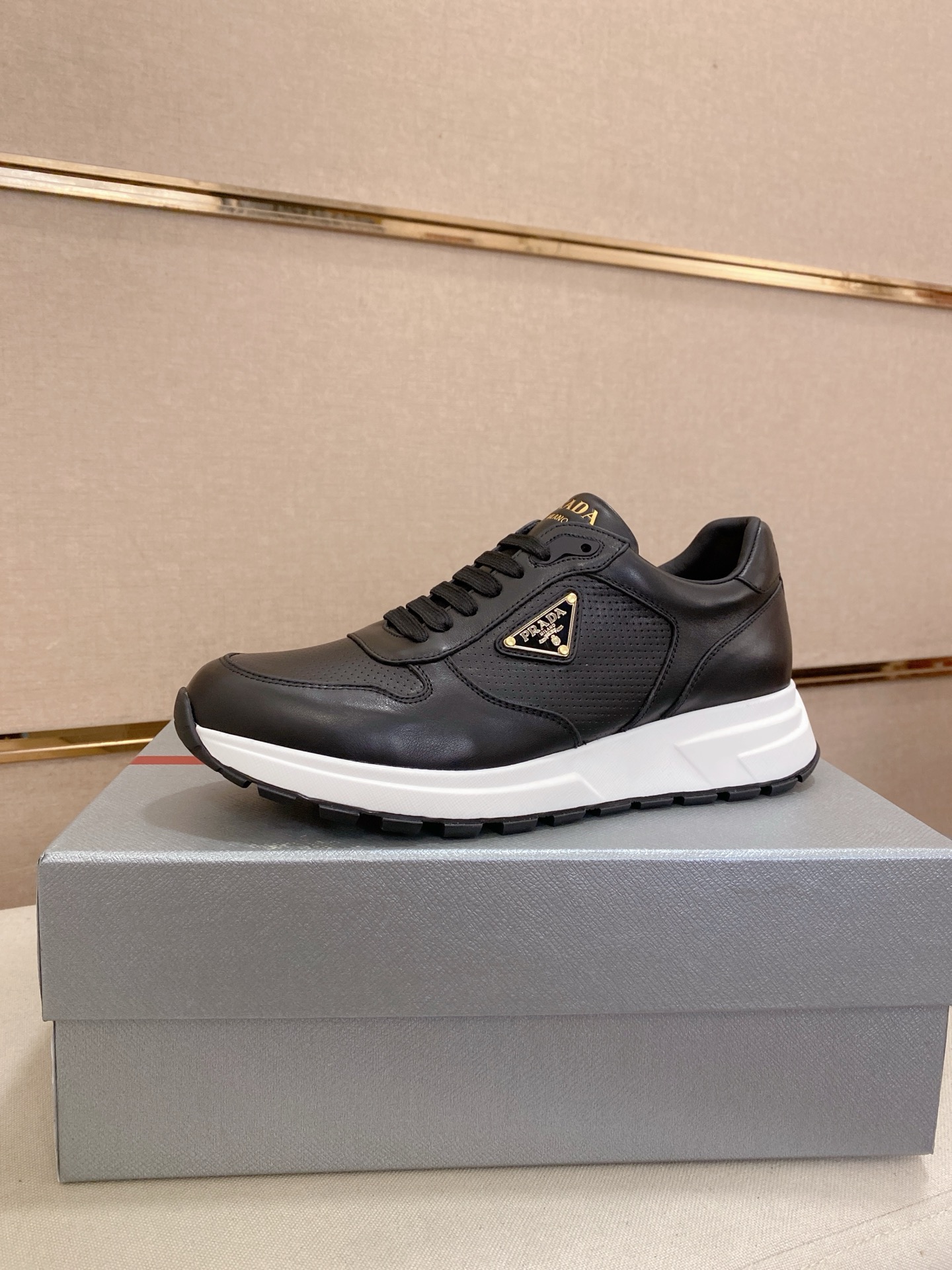 Prada Men's Leather Sneakers - Stylish, Comfortable, and High-Quality 2 i1746599849942 8713 0 0