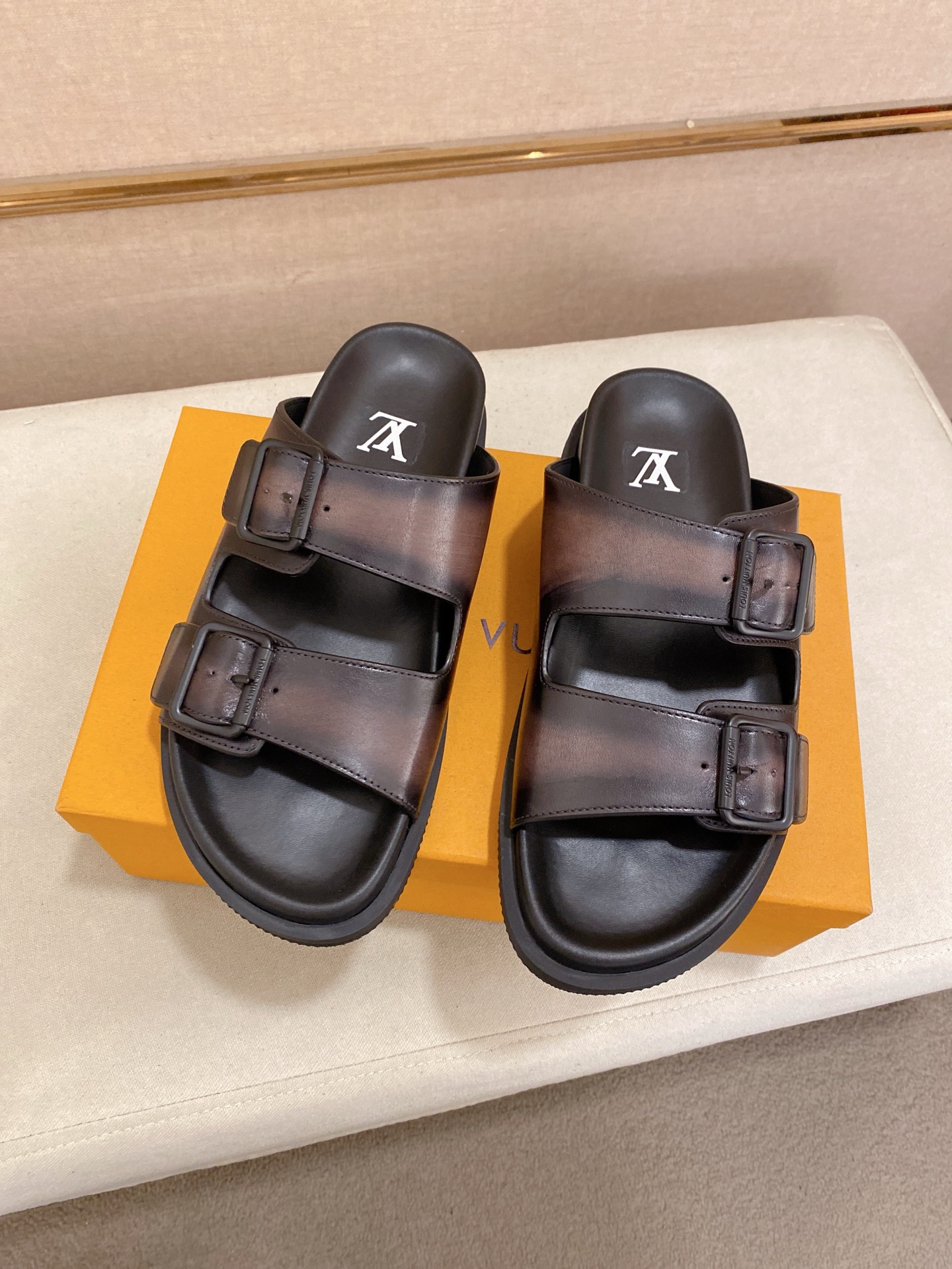 Louis Vuitton Men's Leather Sandals,Italian Leather, Sizes 38-44 - Top Quality 7 i1746858570238 2717 0 5