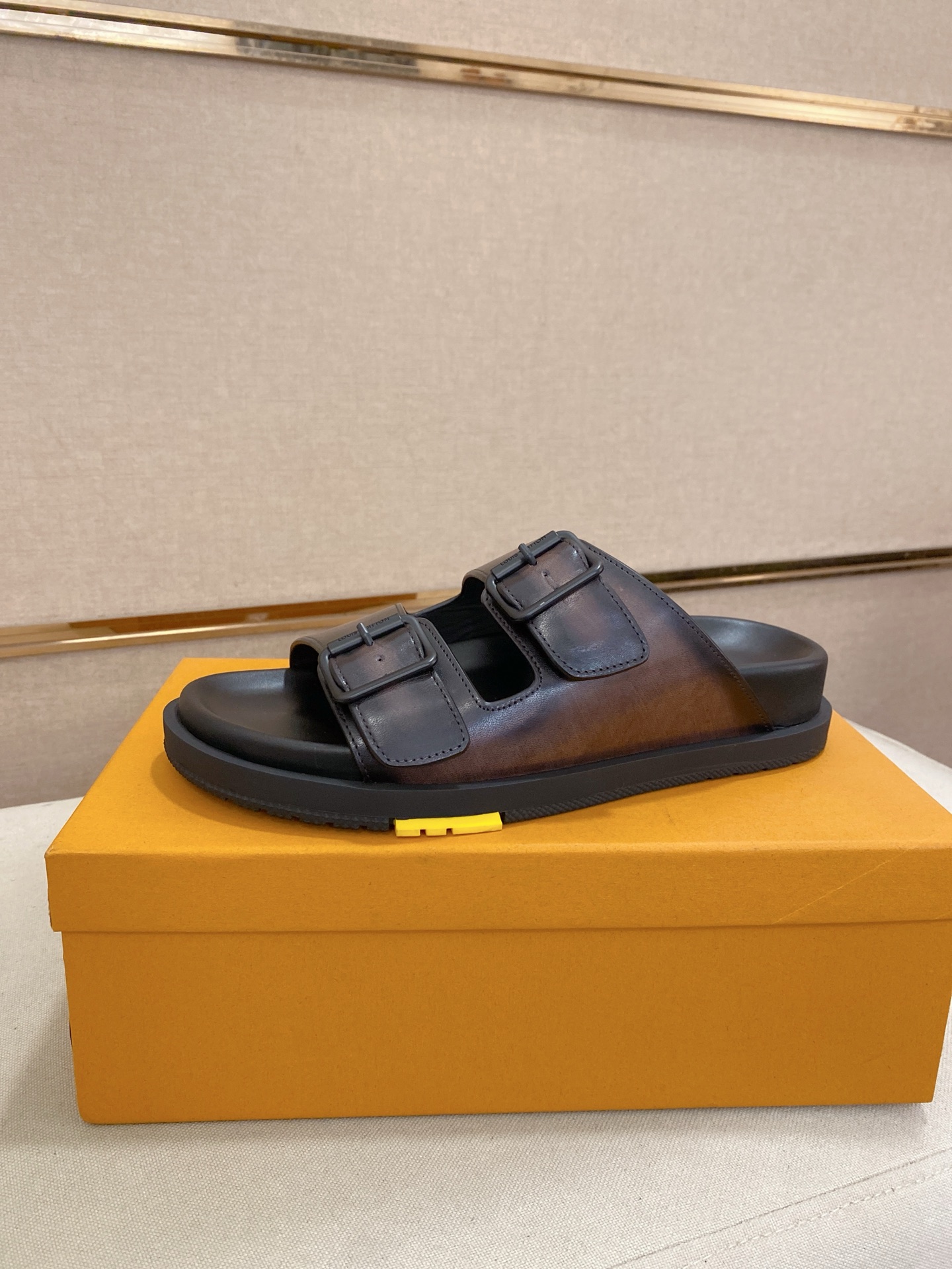 Louis Vuitton Men's Leather Sandals,Italian Leather, Sizes 38-44 - Top Quality