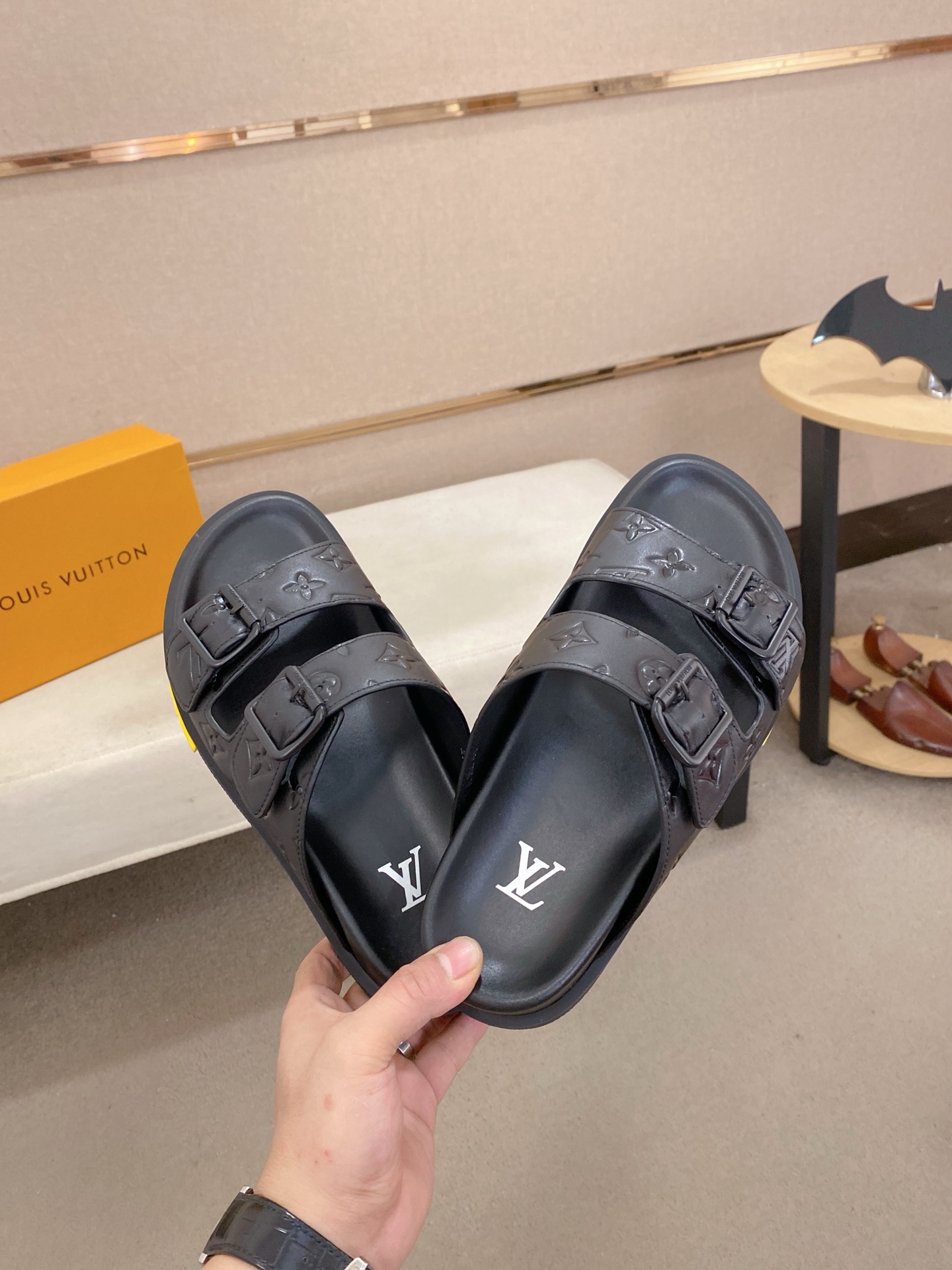 Louis Vuitton Men's Leather Sandals, Imported Leather, Comfortable Fit 6 i1746858630805 9390 0 4
