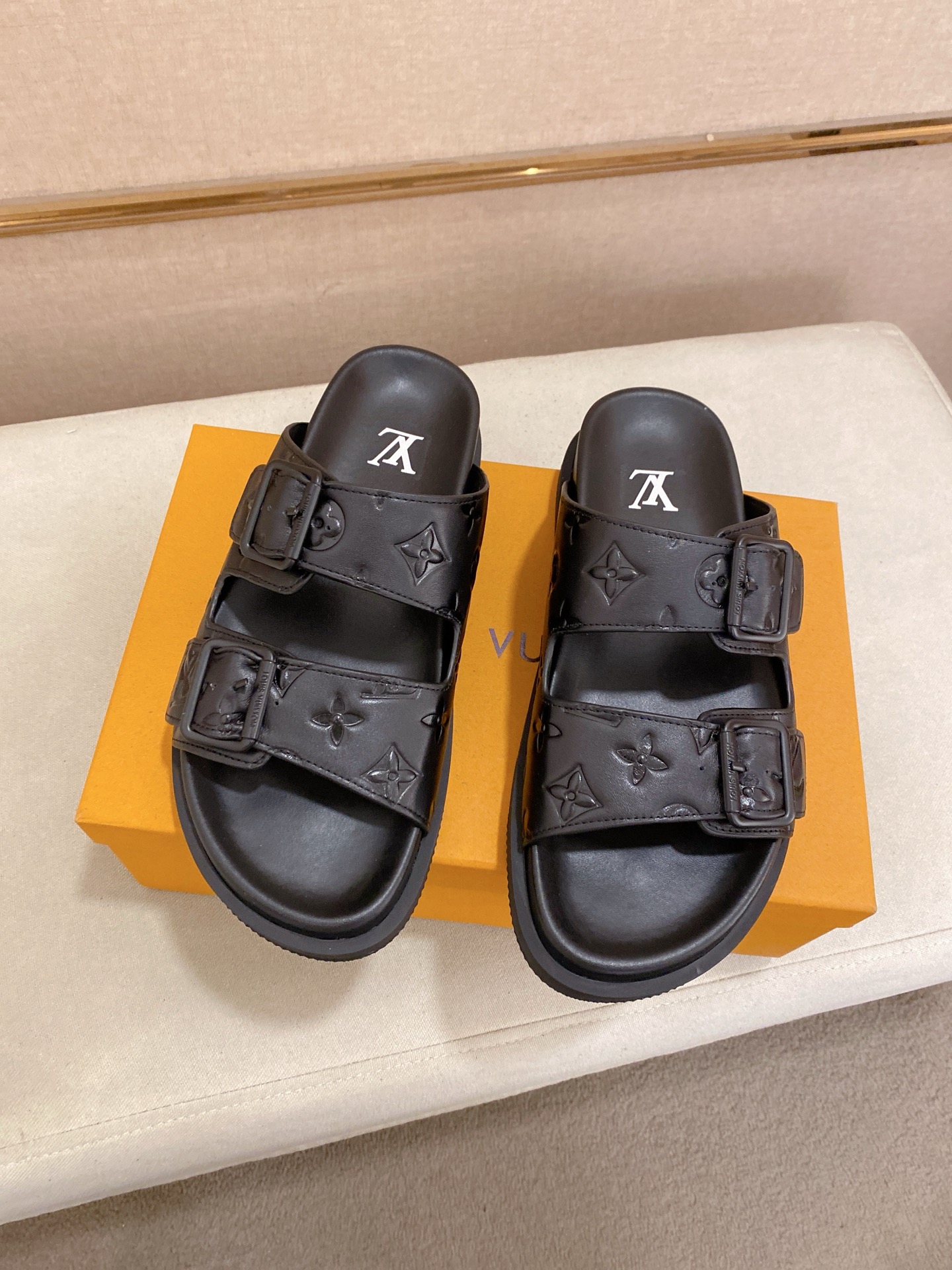 Louis Vuitton Men's Leather Sandals, Imported Leather, Comfortable Fit 8 i1746858632164 6594 0 5