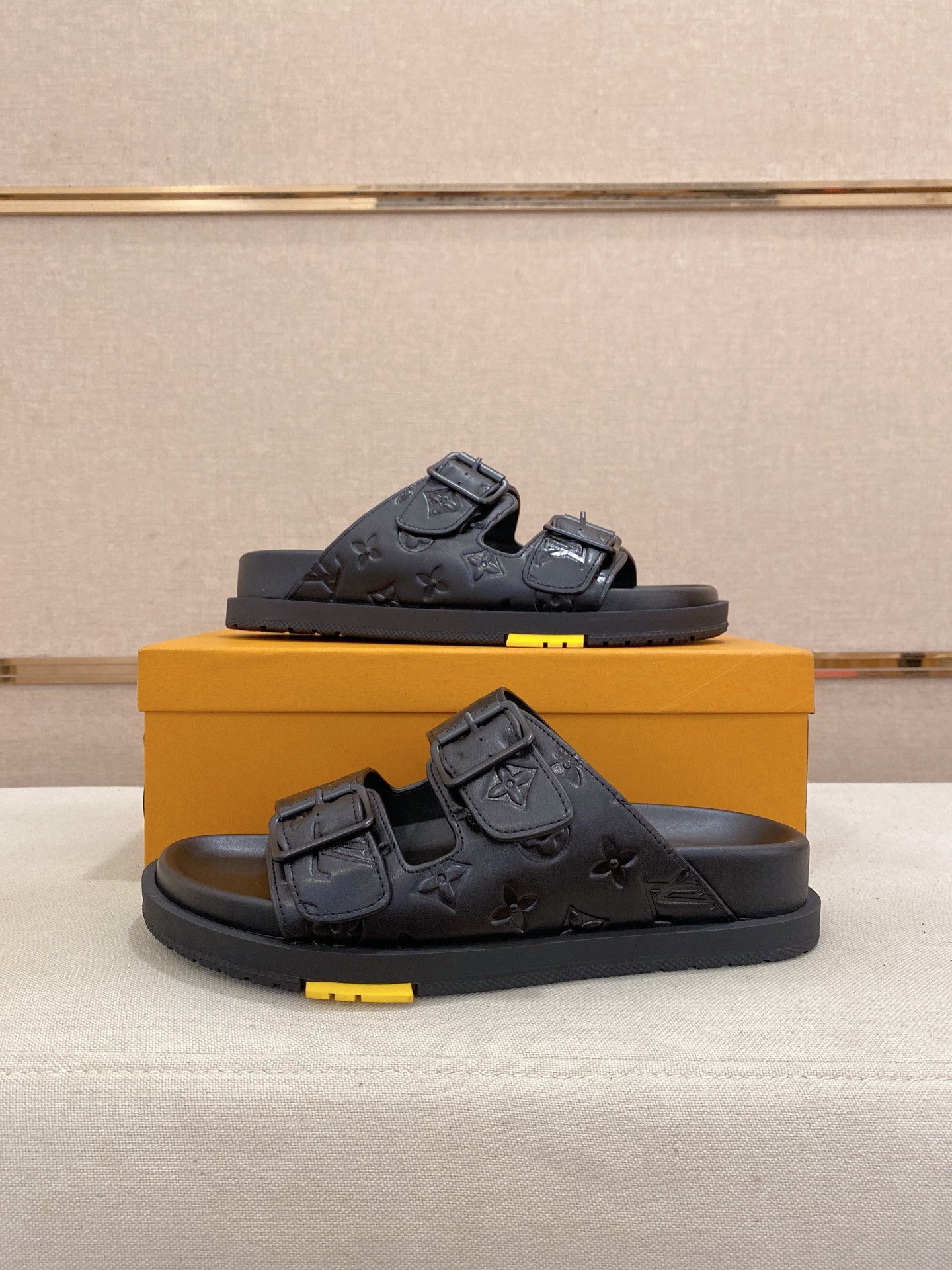 Louis Vuitton Men's Leather Sandals, Imported Leather, Comfortable Fit 9 i1746858632187 5213 0 6