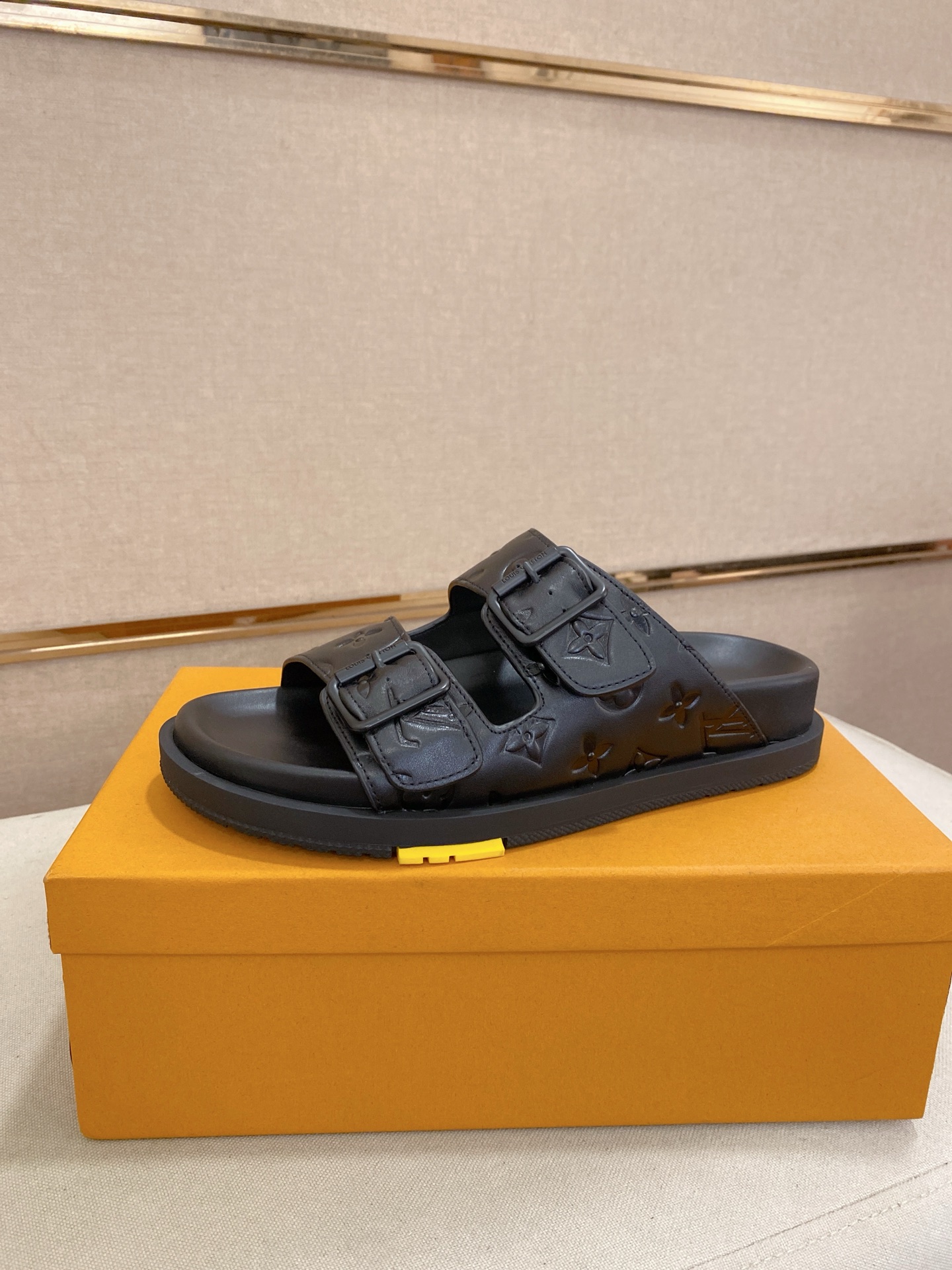 Louis Vuitton Men's Leather Sandals, Imported Leather, Comfortable Fit 2 i1746858632190 9014 0 0