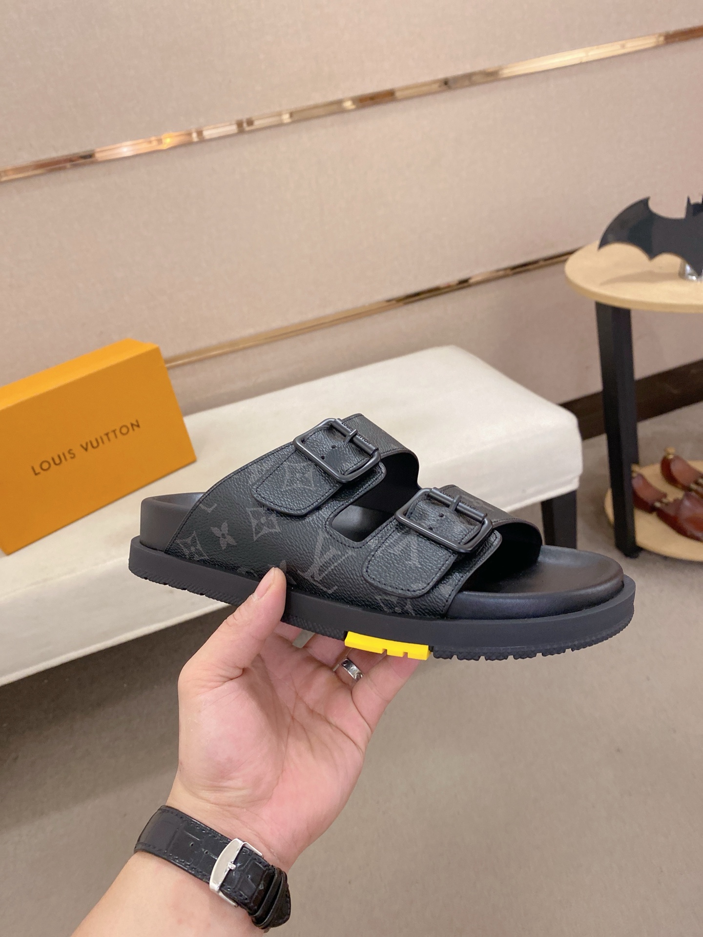 Louis Vuitton Men's Leather Sandals - Stylish & Comfortable, Sizes 38-44 5 i1746858784712 8260 0 3